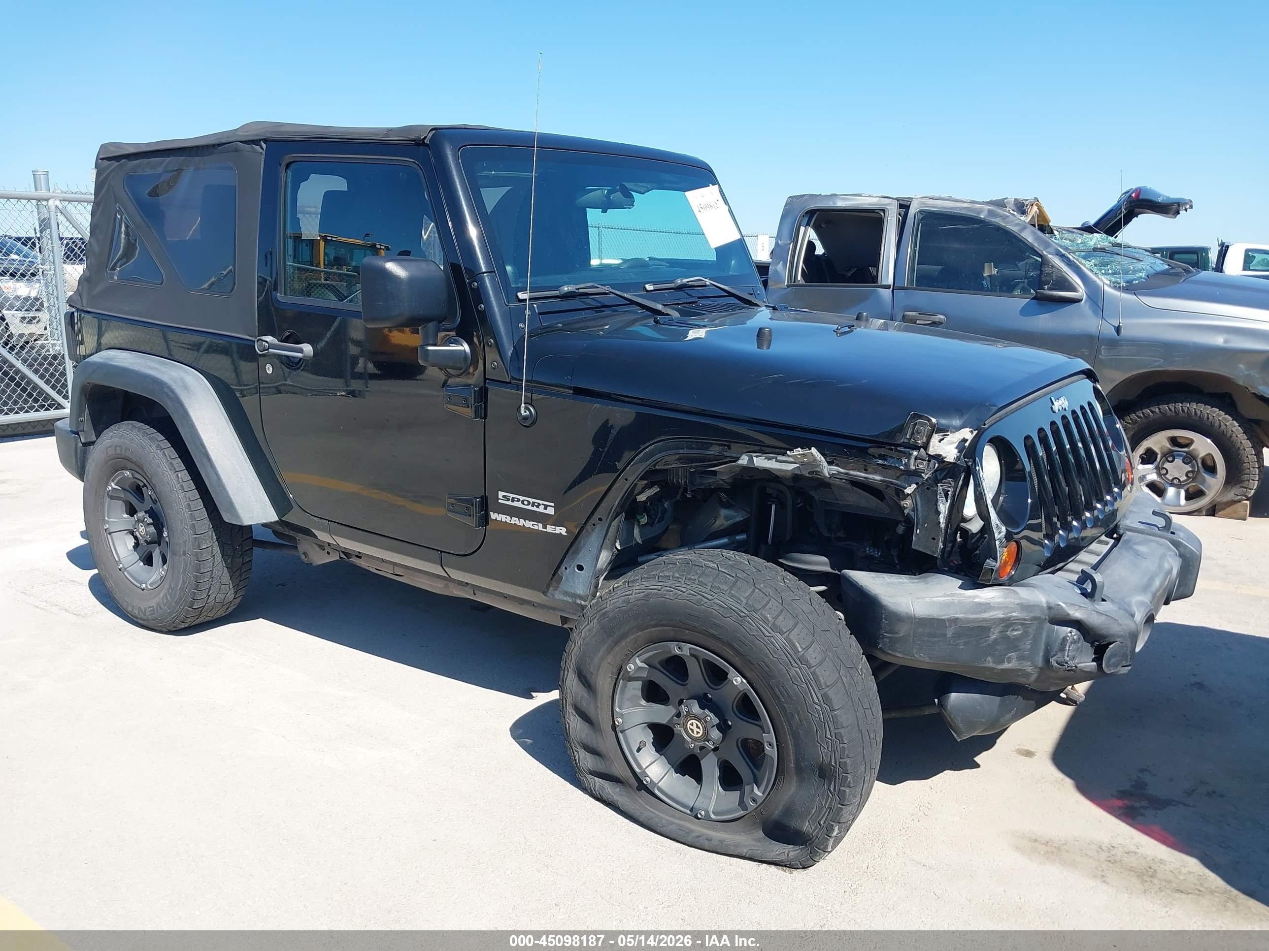 2012 Jeep Wrangler Sport, VIN 1C4AJWAG0CL270137 — Front end