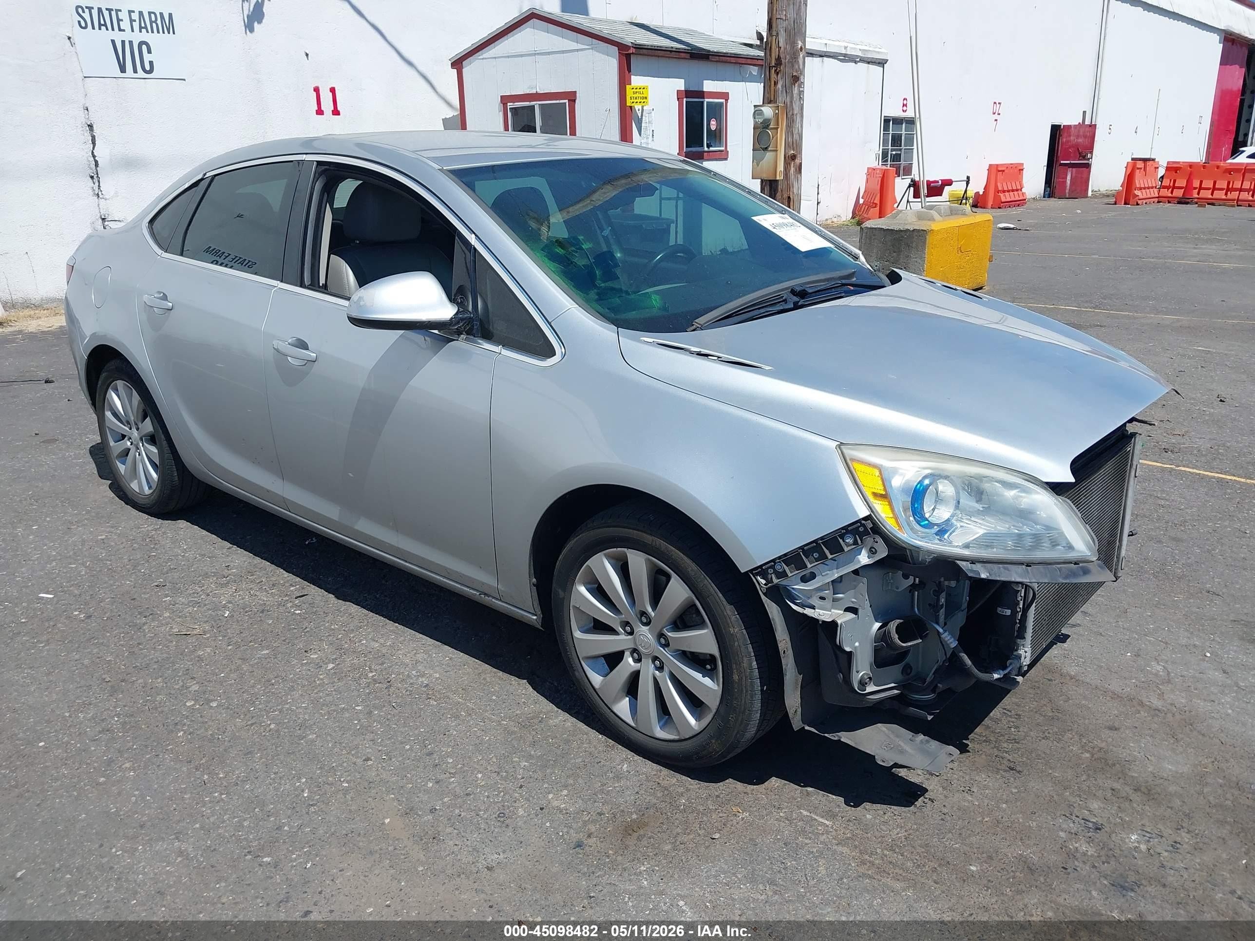 2015 Buick Verano, VIN 1G4PP5SKXF4170241 — Перед