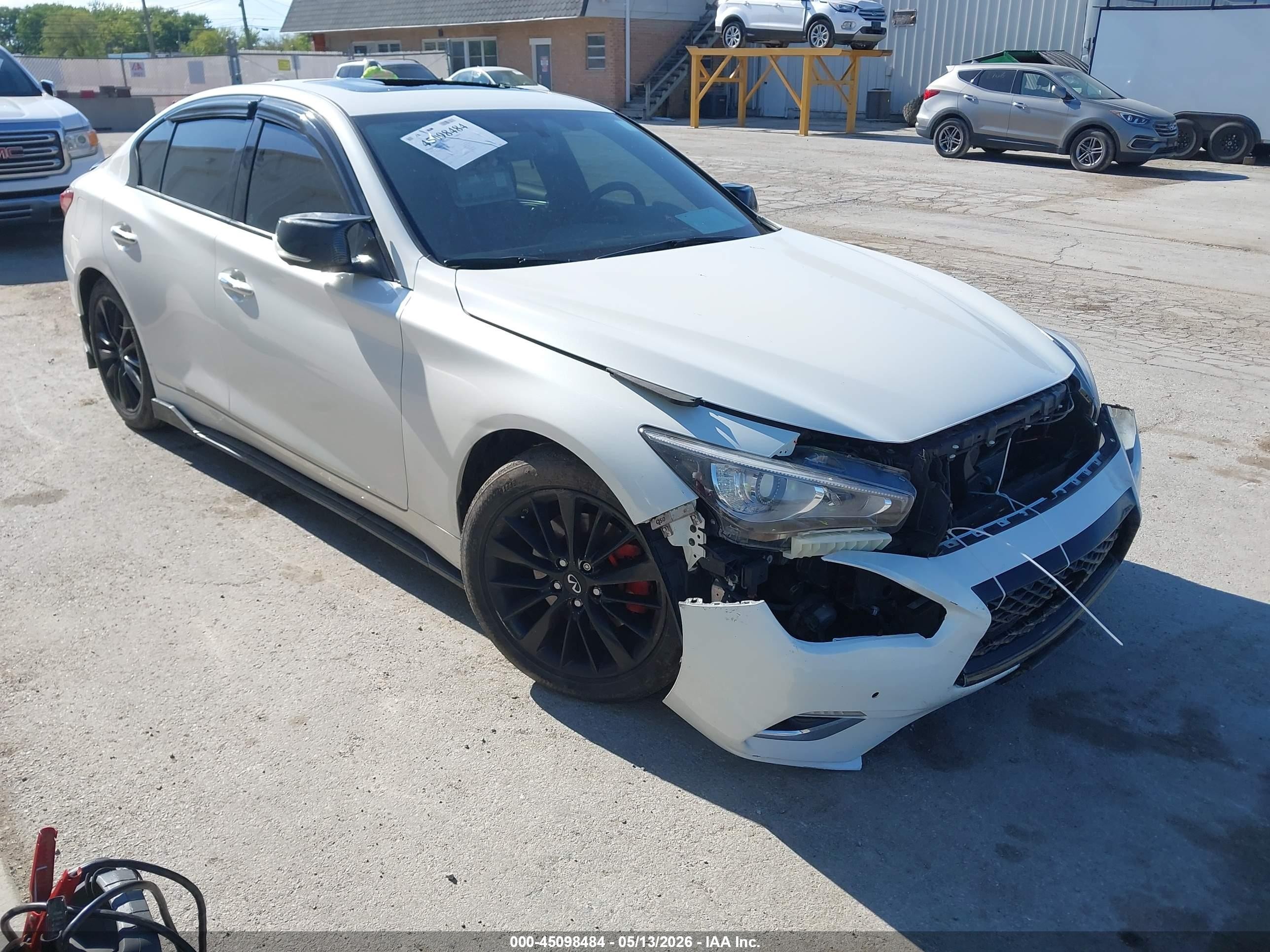 2022 Infiniti Q50 Luxe, VIN JN1EV7BP1NM311045 — Перед