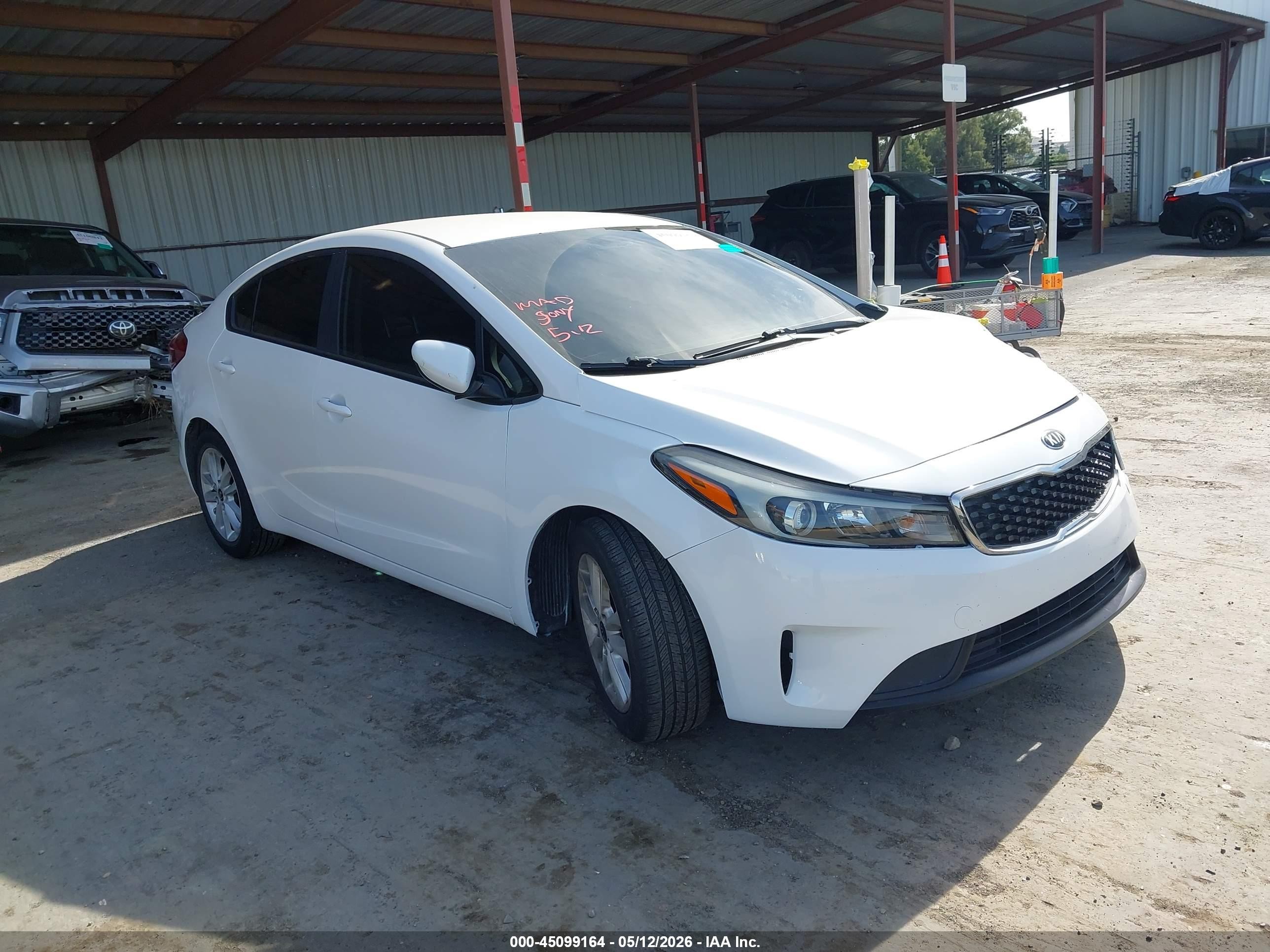 2017 Kia Forte S, VIN 3KPFL4A74HE014071 — Front end