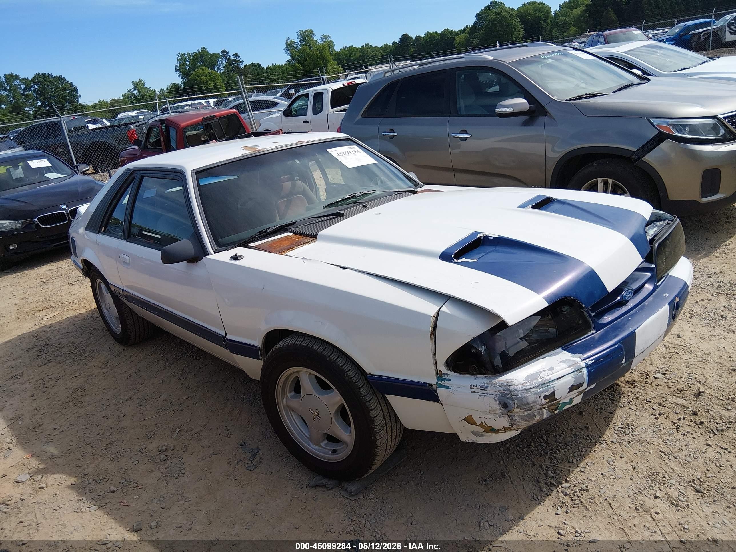 1986 Ford Mustang GT, VIN 1FABP28M1GF301560 — Front end