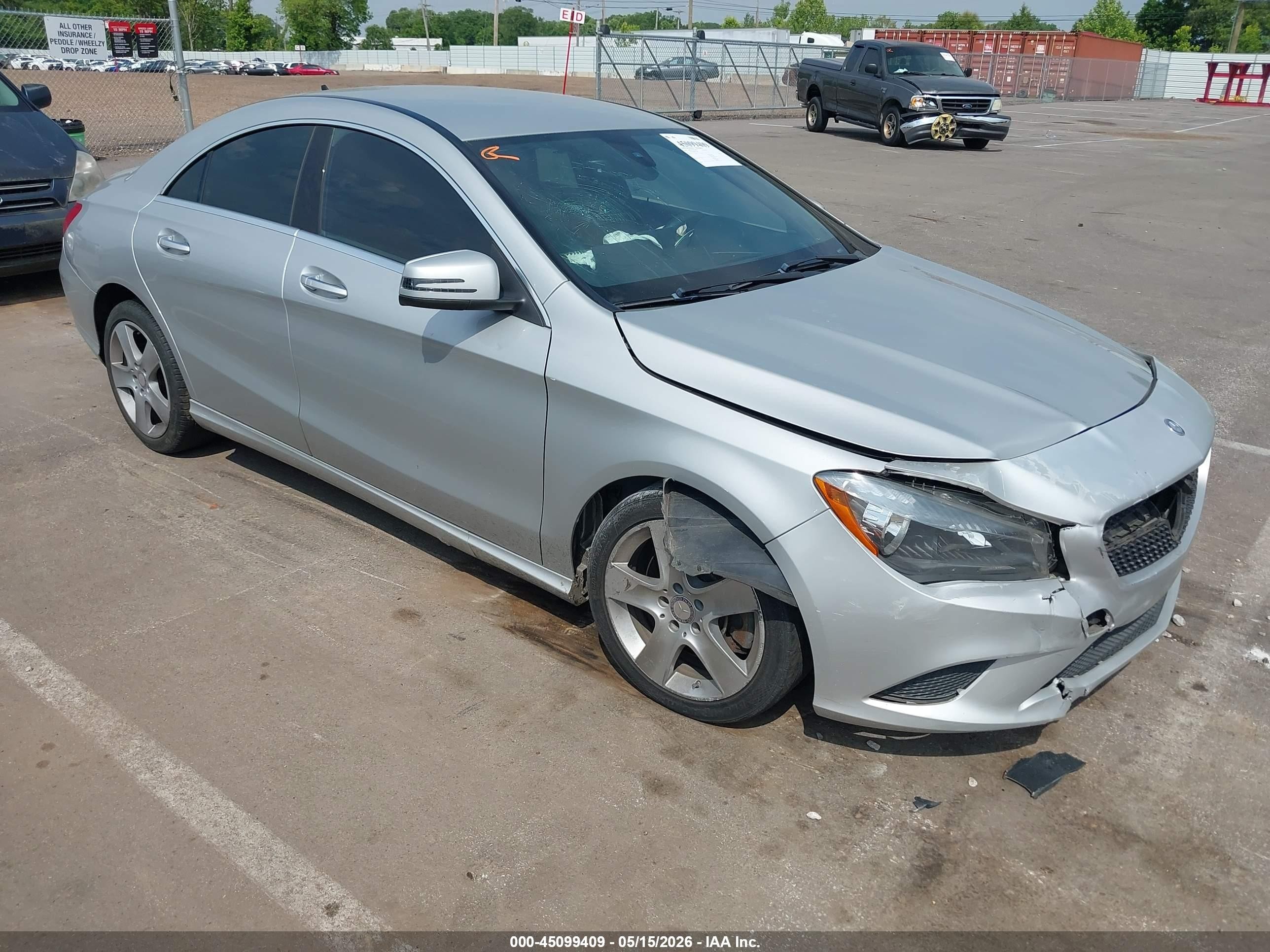 2015 Mercedes-Benz CLA 250, VIN WDDSJ4EB6FN192209 — Front end
