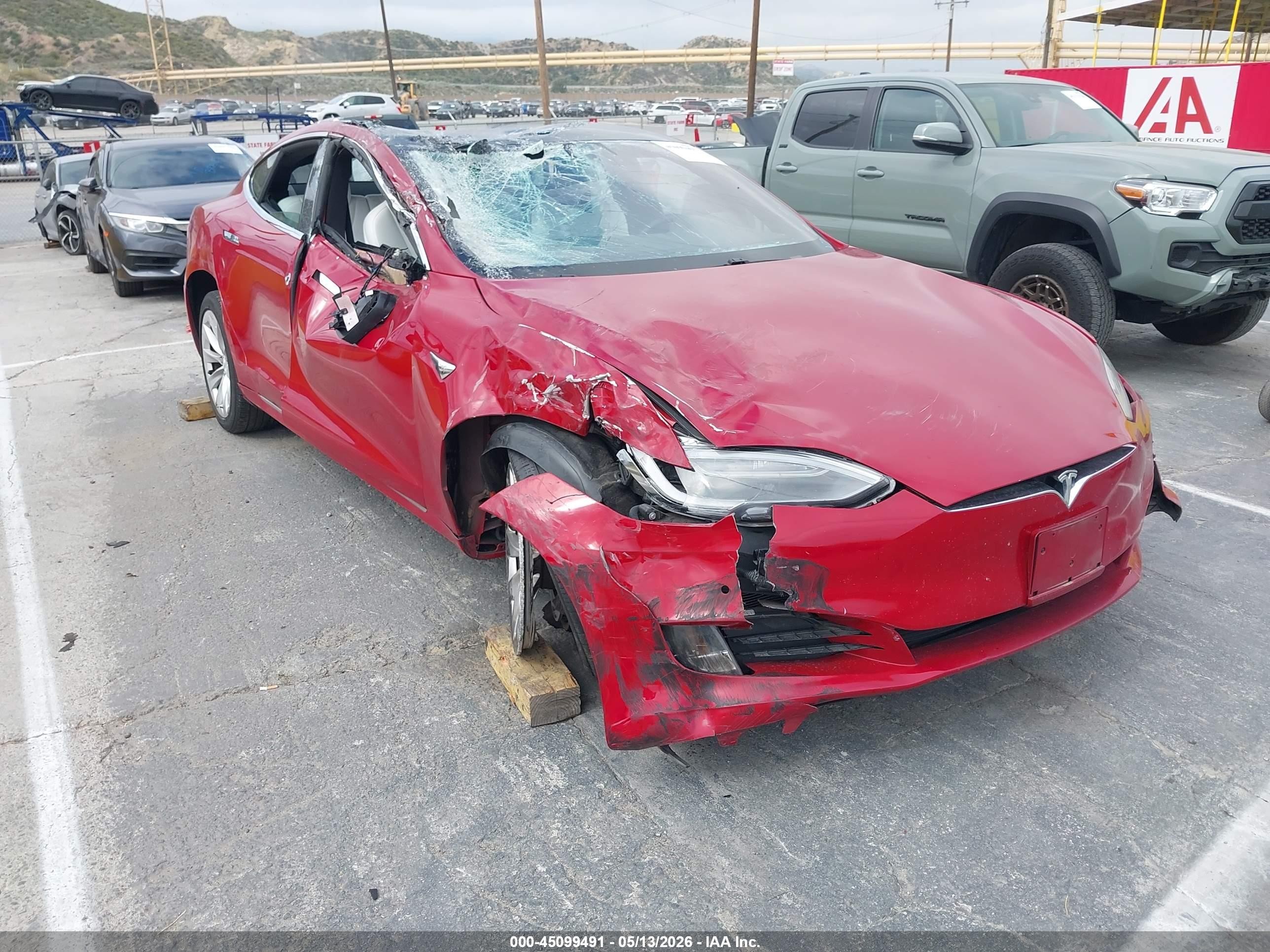2018 Tesla Model S 75D, VIN 5YJSA1E25JF273525 — Roof