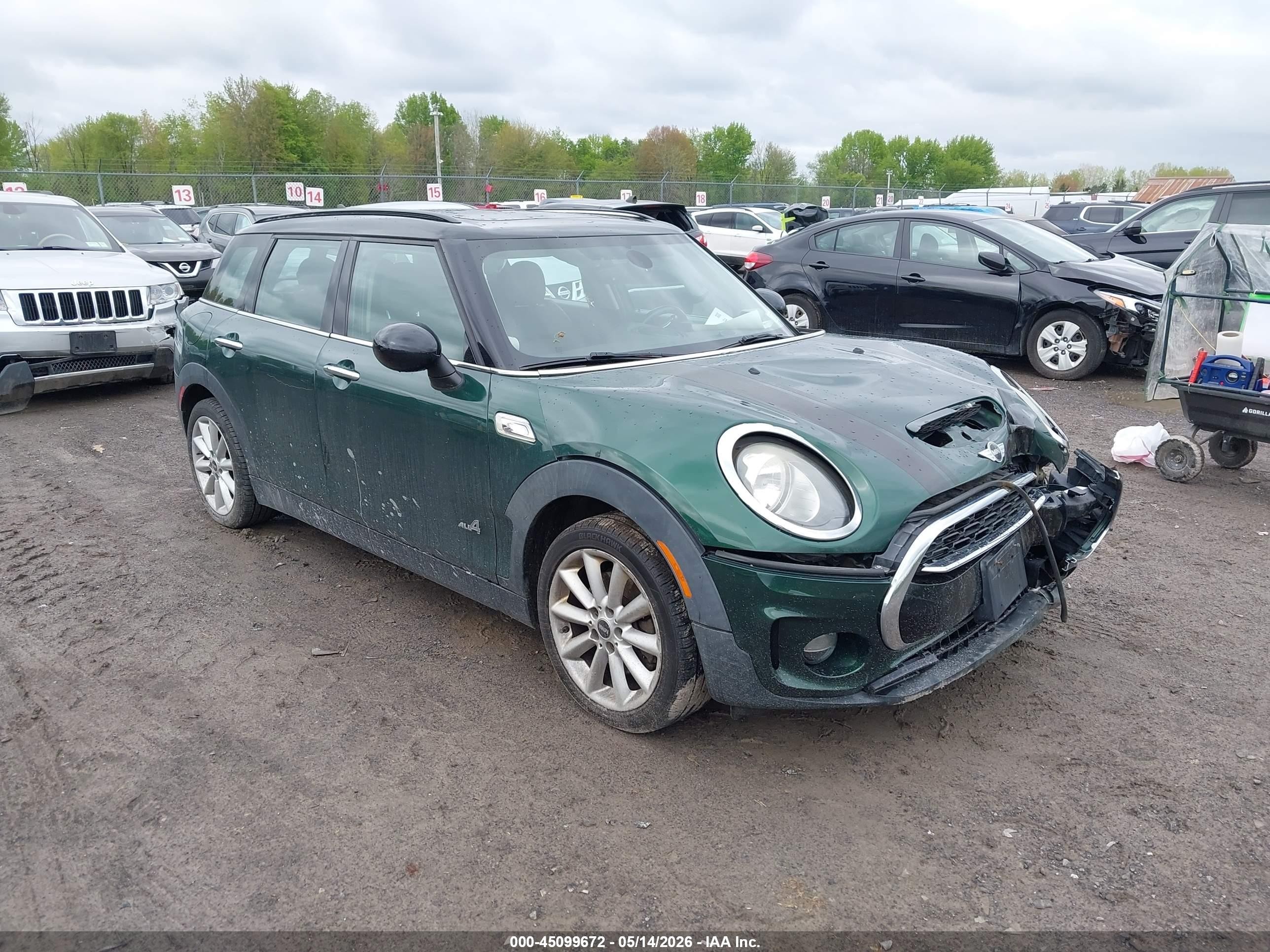2017 MINI Clubman Cooper S, VIN WMWLU5C57H2C46291 — Перед