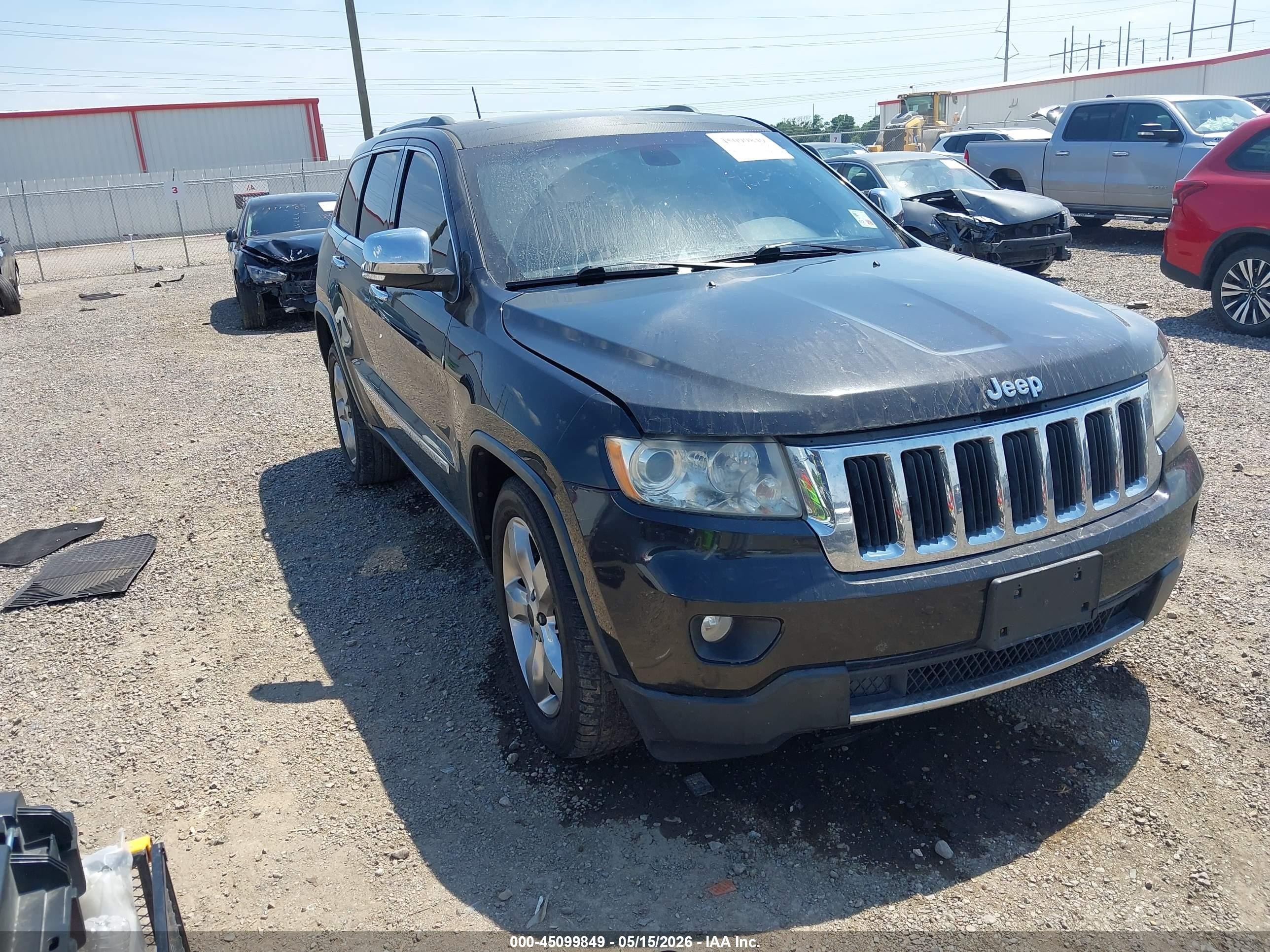 2013 Jeep Grand Cherokee Limited, VIN 1C4RJFBT6DC641690 — Side