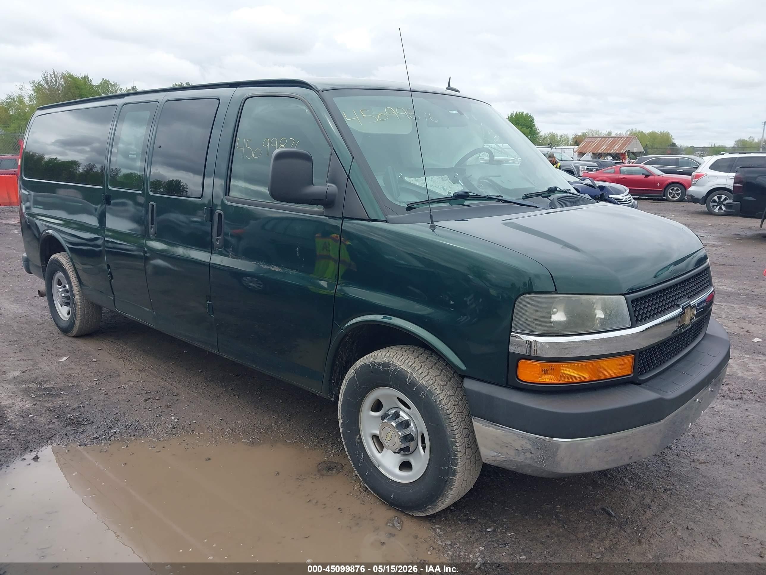 2013 Chevrolet Express Passenger LT, VIN 1GAZG1FG5D1159733 — Front end
