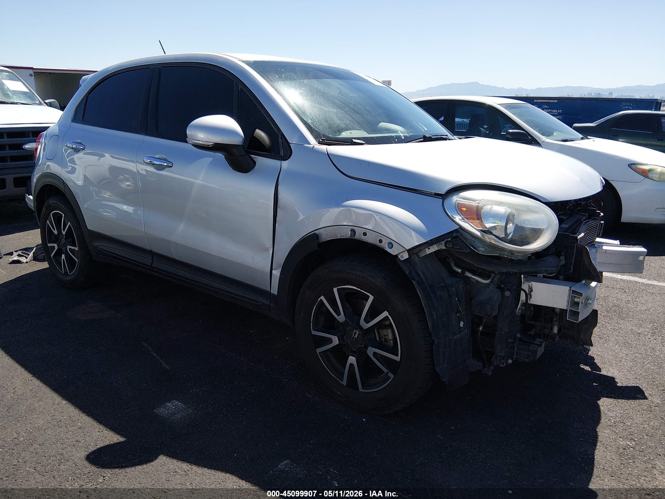 2017 FIAT 500X Pop, VIN ZFBCFXAB8HP587283 — Перед