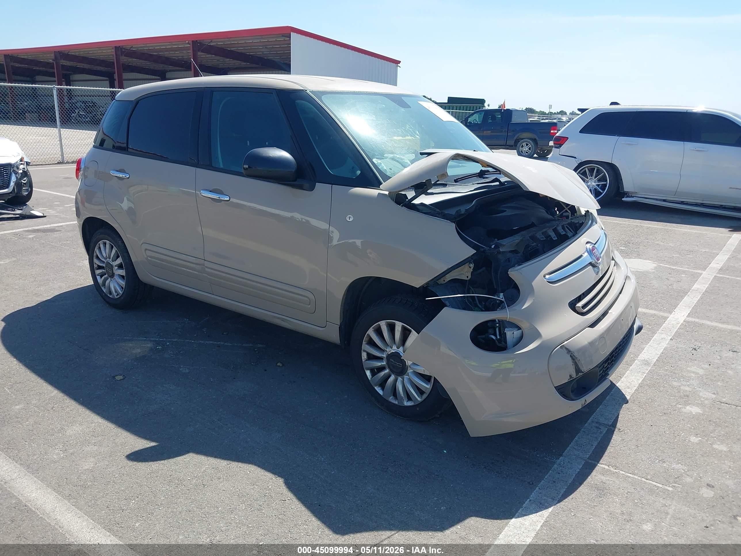 2014 FIAT 500L Easy, VIN ZFBCFABH9EZ024095 — Front end