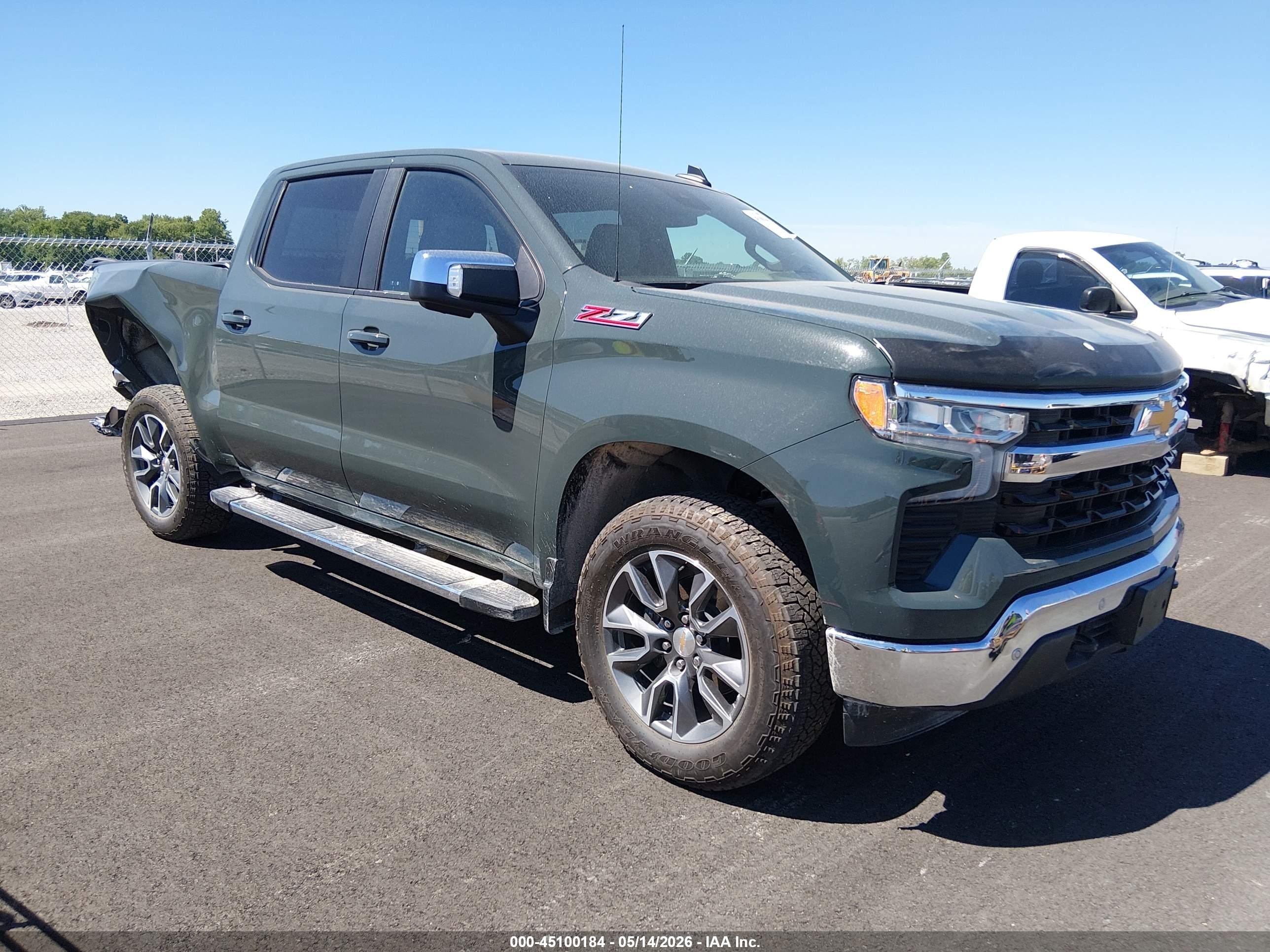 2025 Chevrolet Silverado 1500 LT, VIN 1GCUKDED3SZ157325 — Rear end
