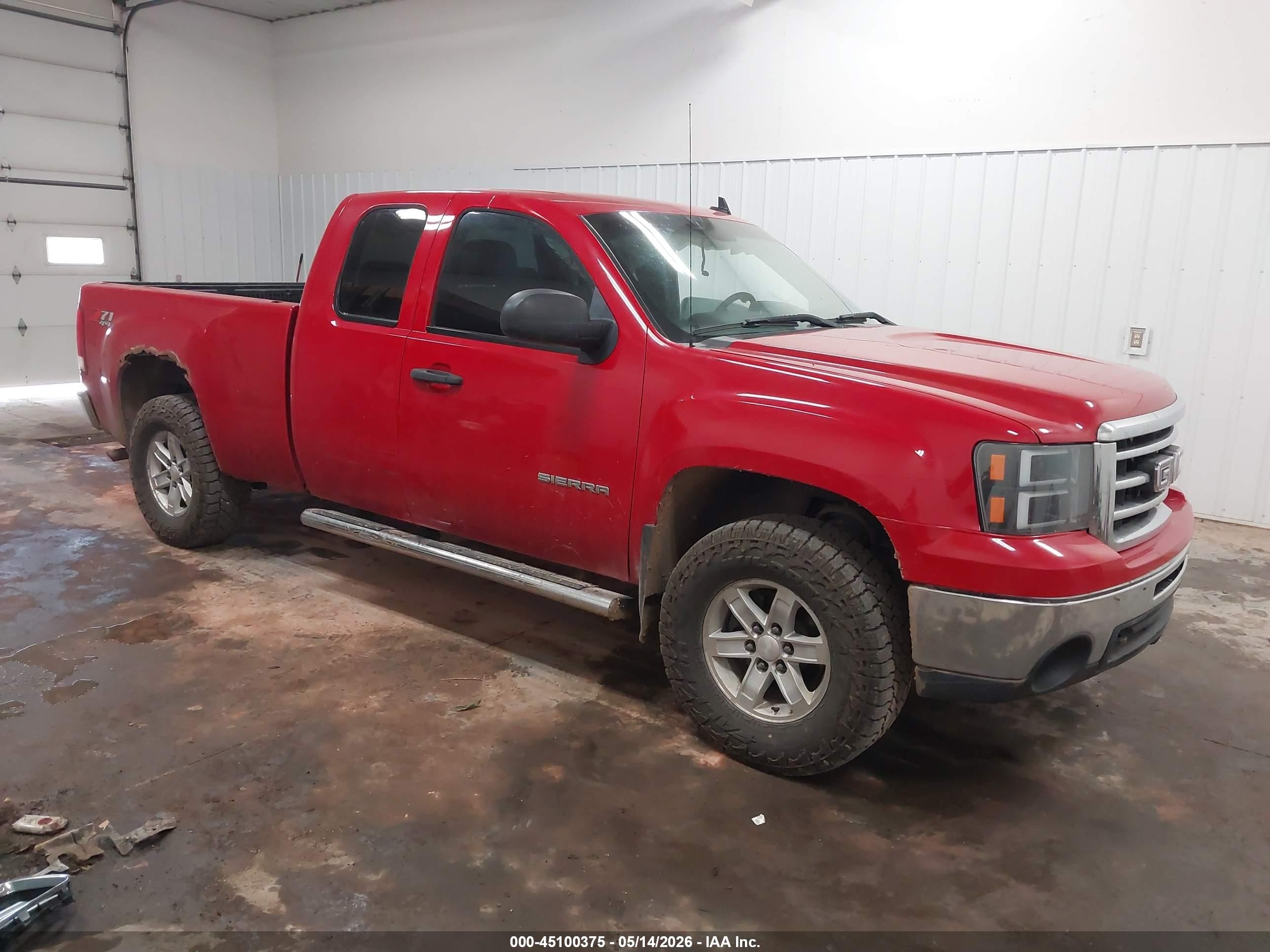2013 GMC Sierra 1500 SLE, VIN 1GTR2VE75DZ116137 — Front end