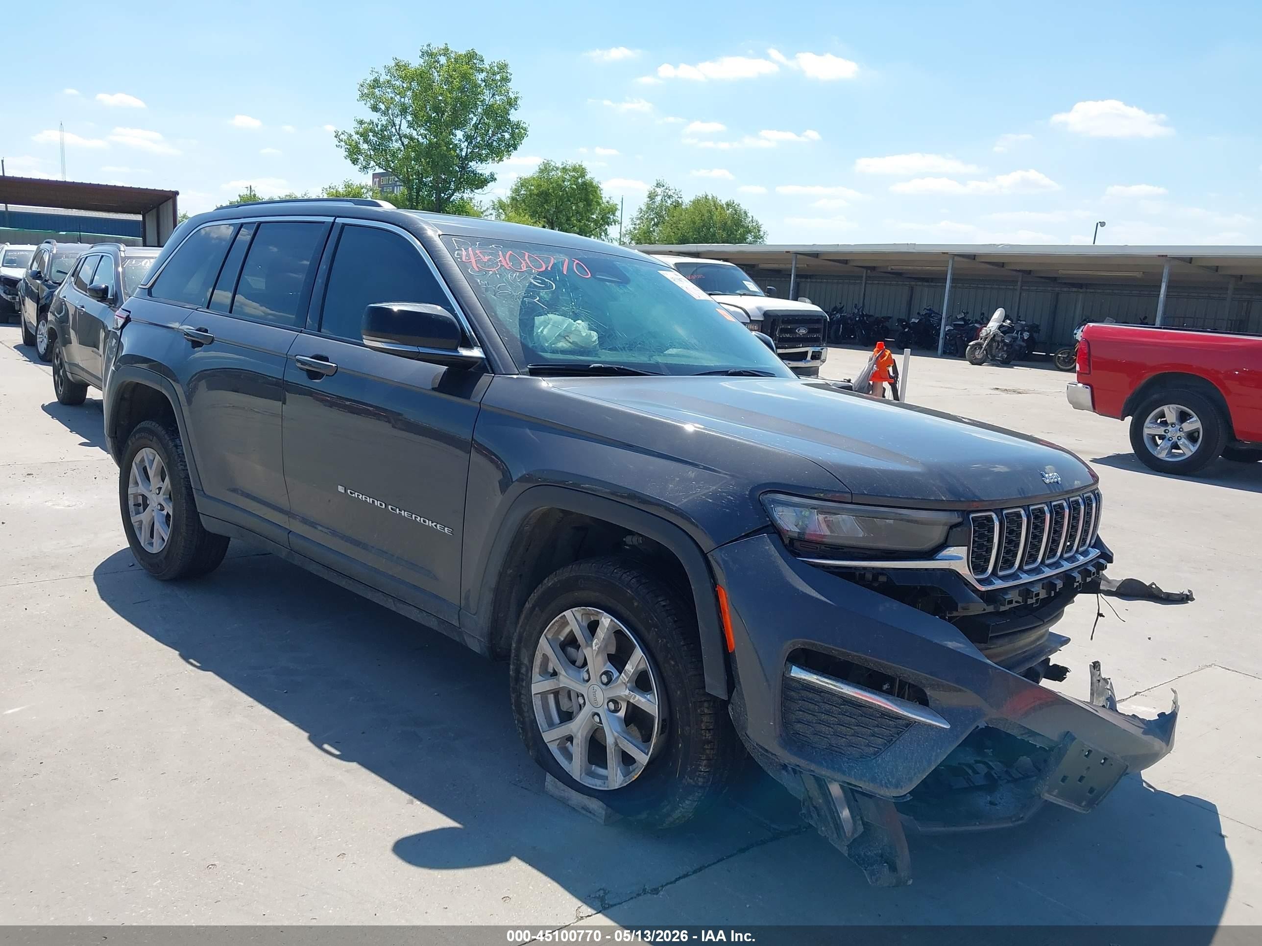 2023 Jeep Grand Cherokee Limited, VIN 1C4RJGBG8PC544682 — Front end
