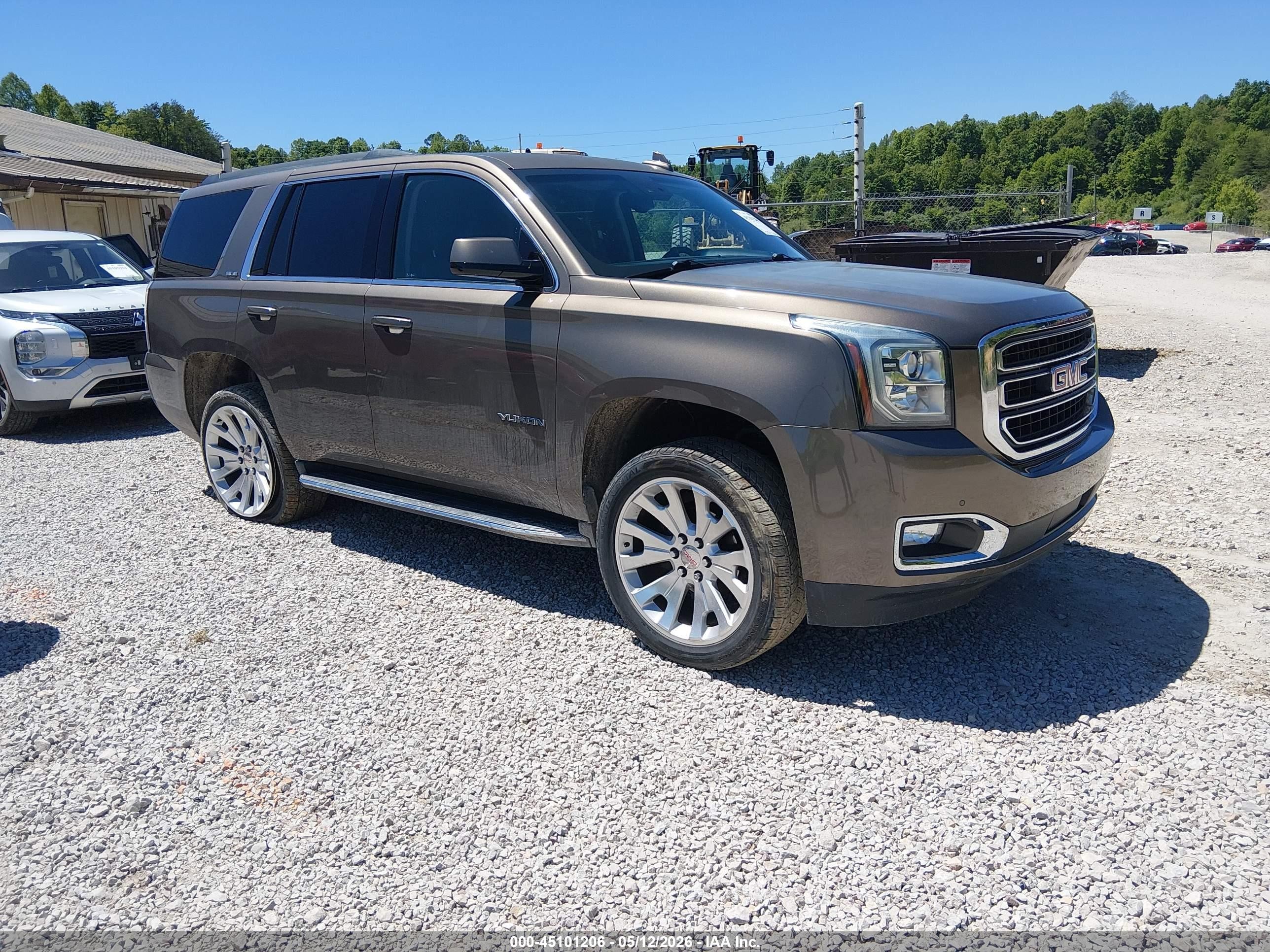 2016 GMC Yukon SLE, VIN 1GKS2AKC7GR206958 — Бок
