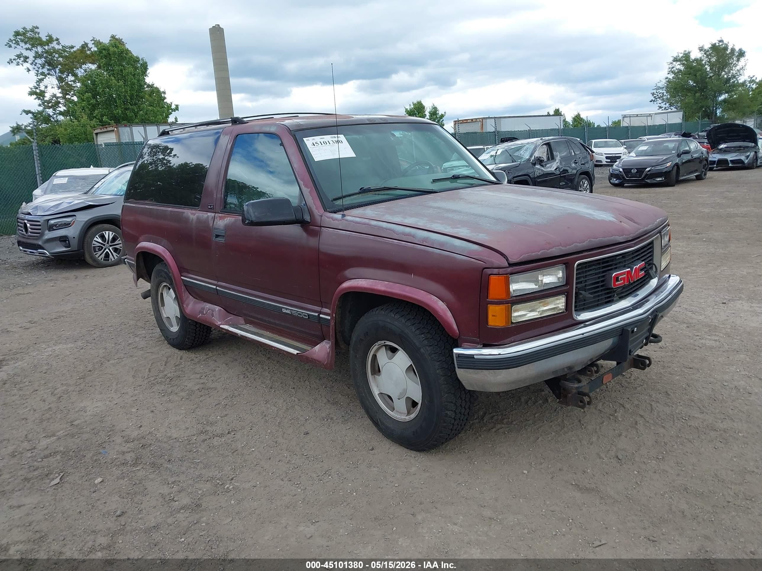 1995 GMC Yukon, VIN 1GKEK18K6SJ701817 — Rear end