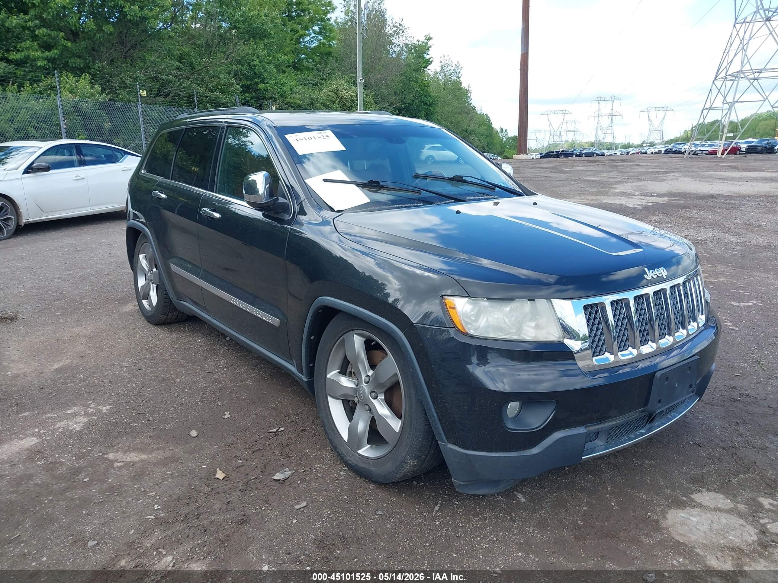 2013 Jeep Grand Cherokee Overland, VIN 1C4RJFCT5DC655627 — Normal wear