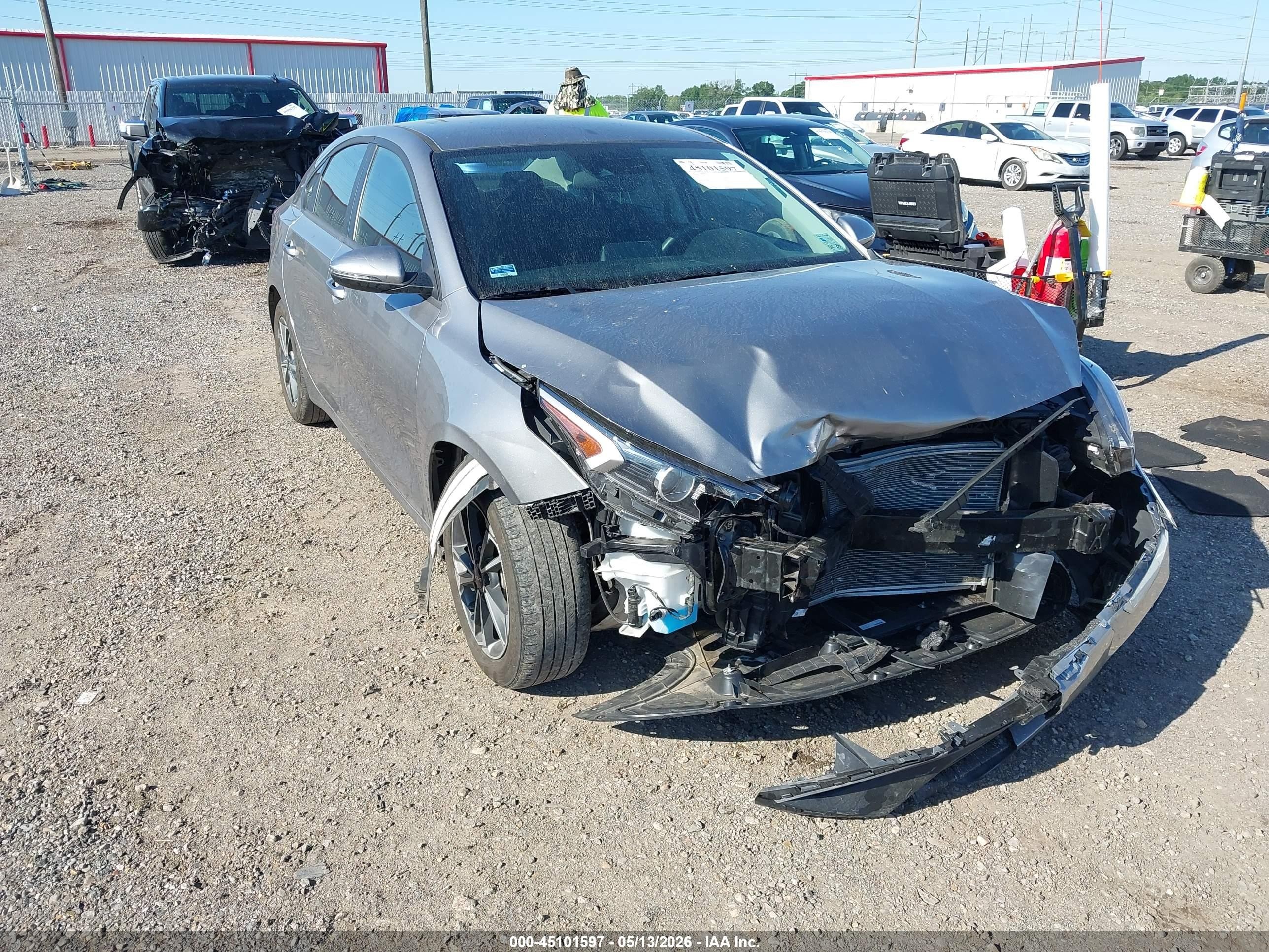 2024 Kia Forte LXS, VIN 3KPF24AD0RE772550 — Front end