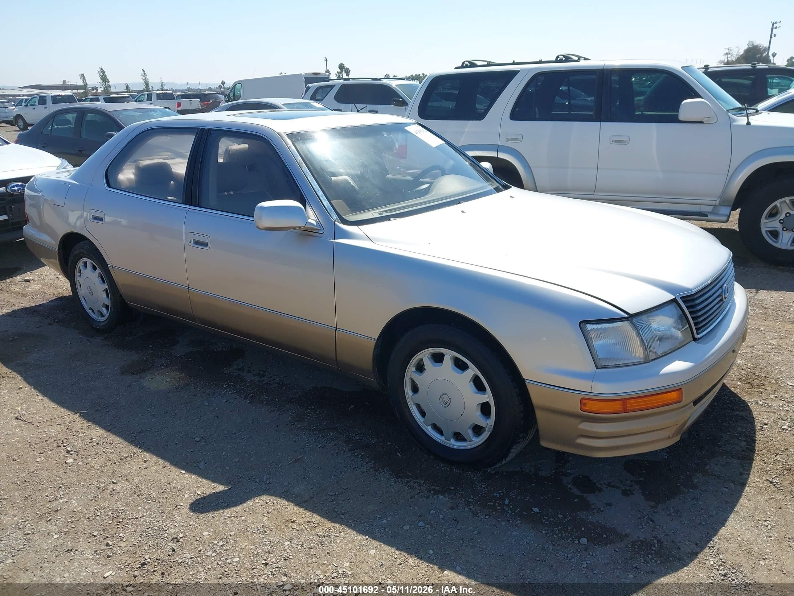 1996 Lexus LS 400, VIN JT8BH22F0T0062497 — Front end
