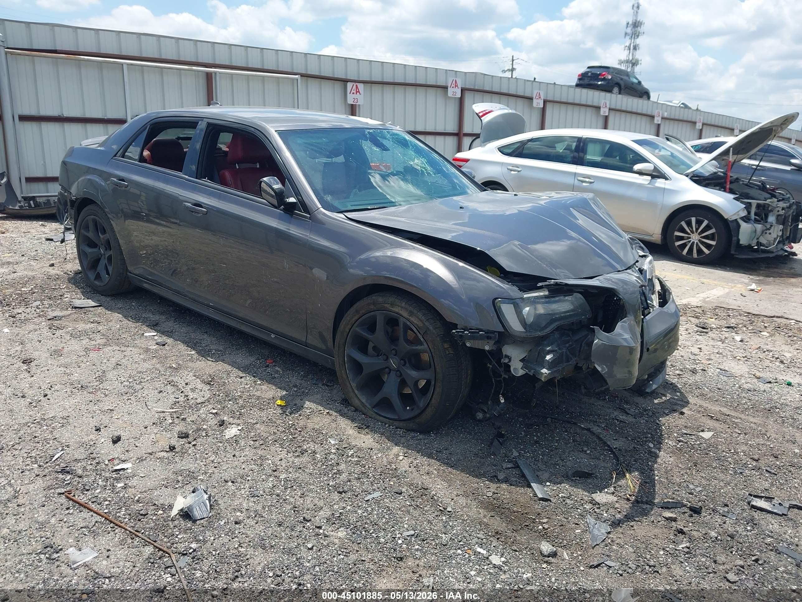 2021 Chrysler 300 S, VIN 2C3CCABTXMH649201 — Перед