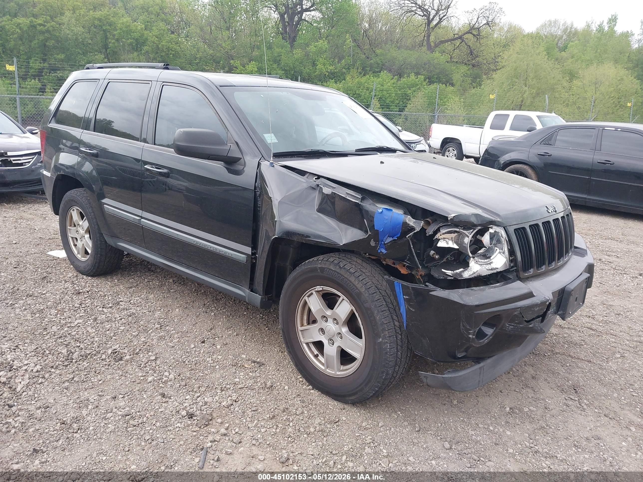 2007 Jeep Grand Cherokee Laredo, VIN 1J8HR48P57C634584 — Front end