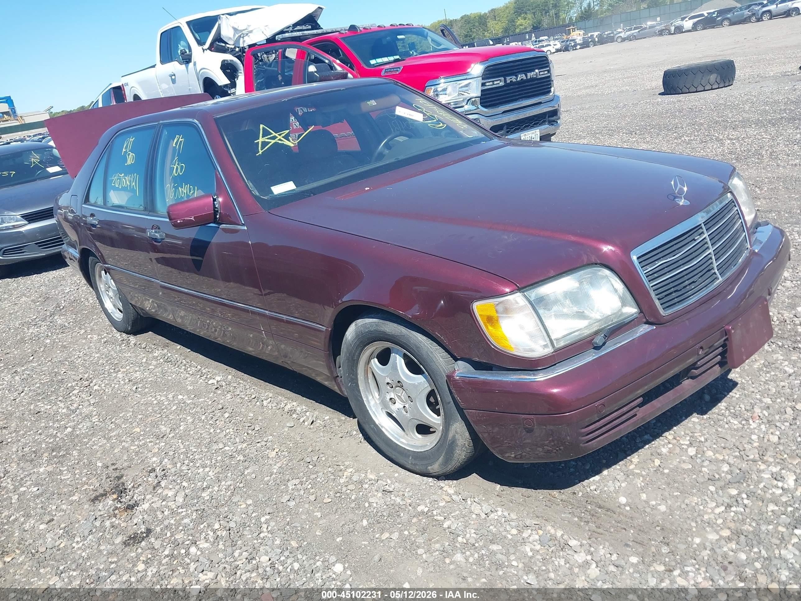 1997 Mercedes-Benz S 320/430/500, VIN WDBGA43G0VA362132 — Front end
