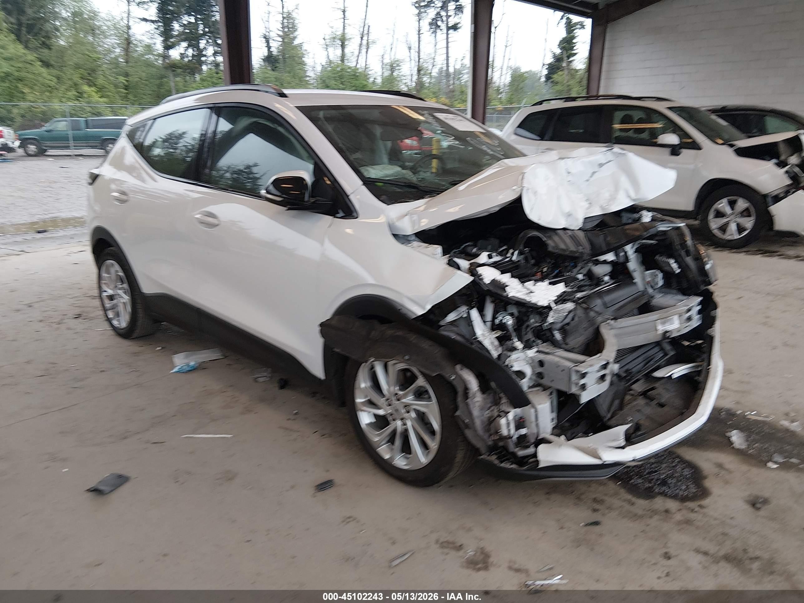 2023 Chevrolet Bolt EUV LT, VIN 1G1FY6S08P4173800 — Front end