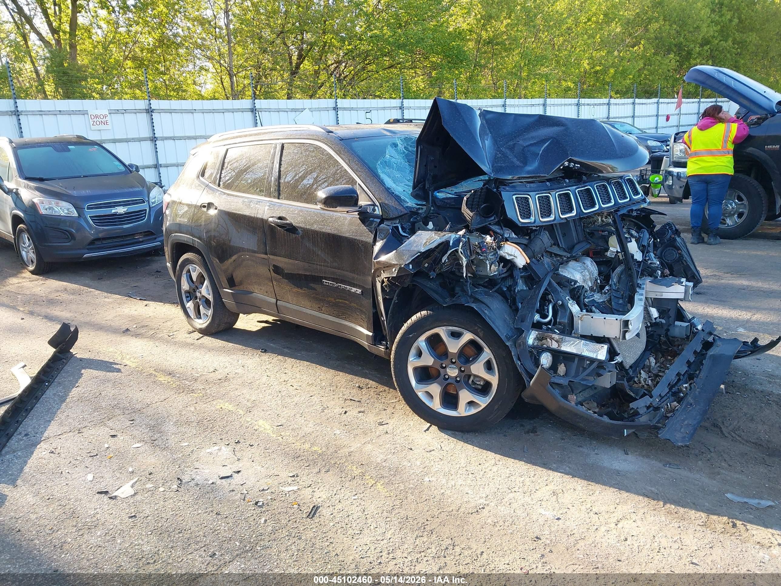 2020 Jeep Compass Limited, VIN 3C4NJDCB1LT197288 — Front end