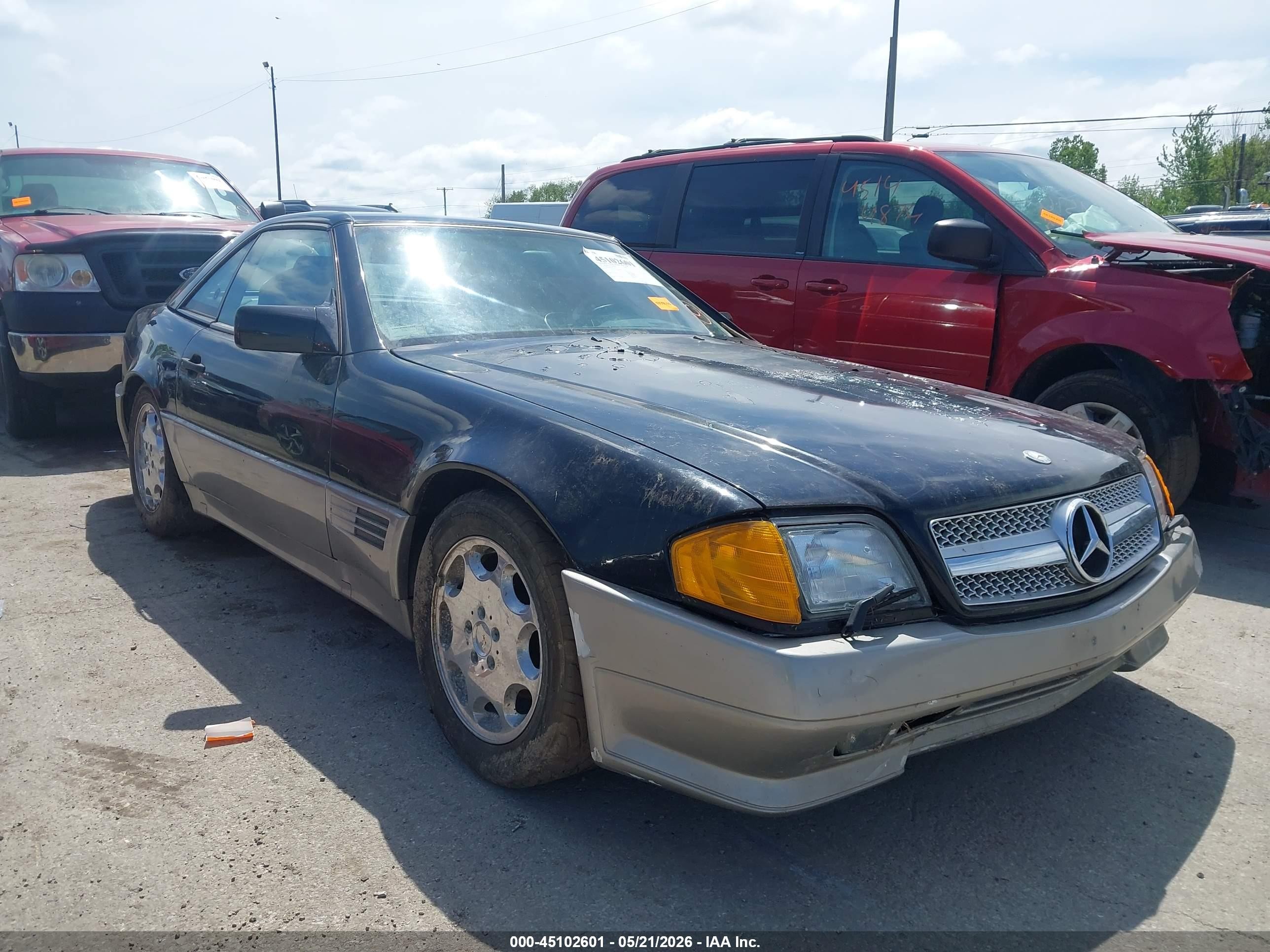 1991 Mercedes-Benz 500, VIN WDBFA66EXMF030301 — Normal wear