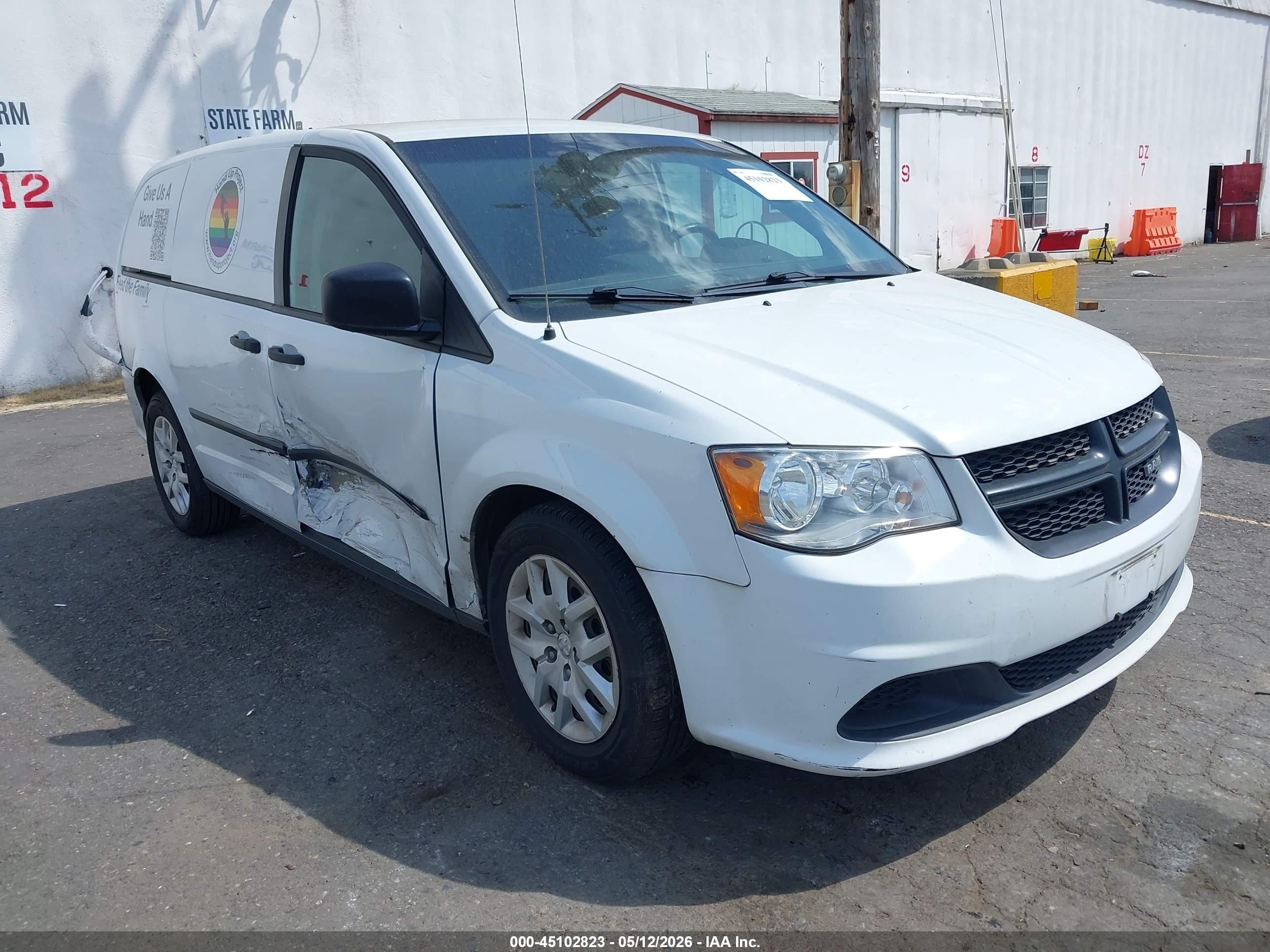 2015 Ram Cargo Van Tradesman, VIN 2C4JRGAG5FR681124 — Side