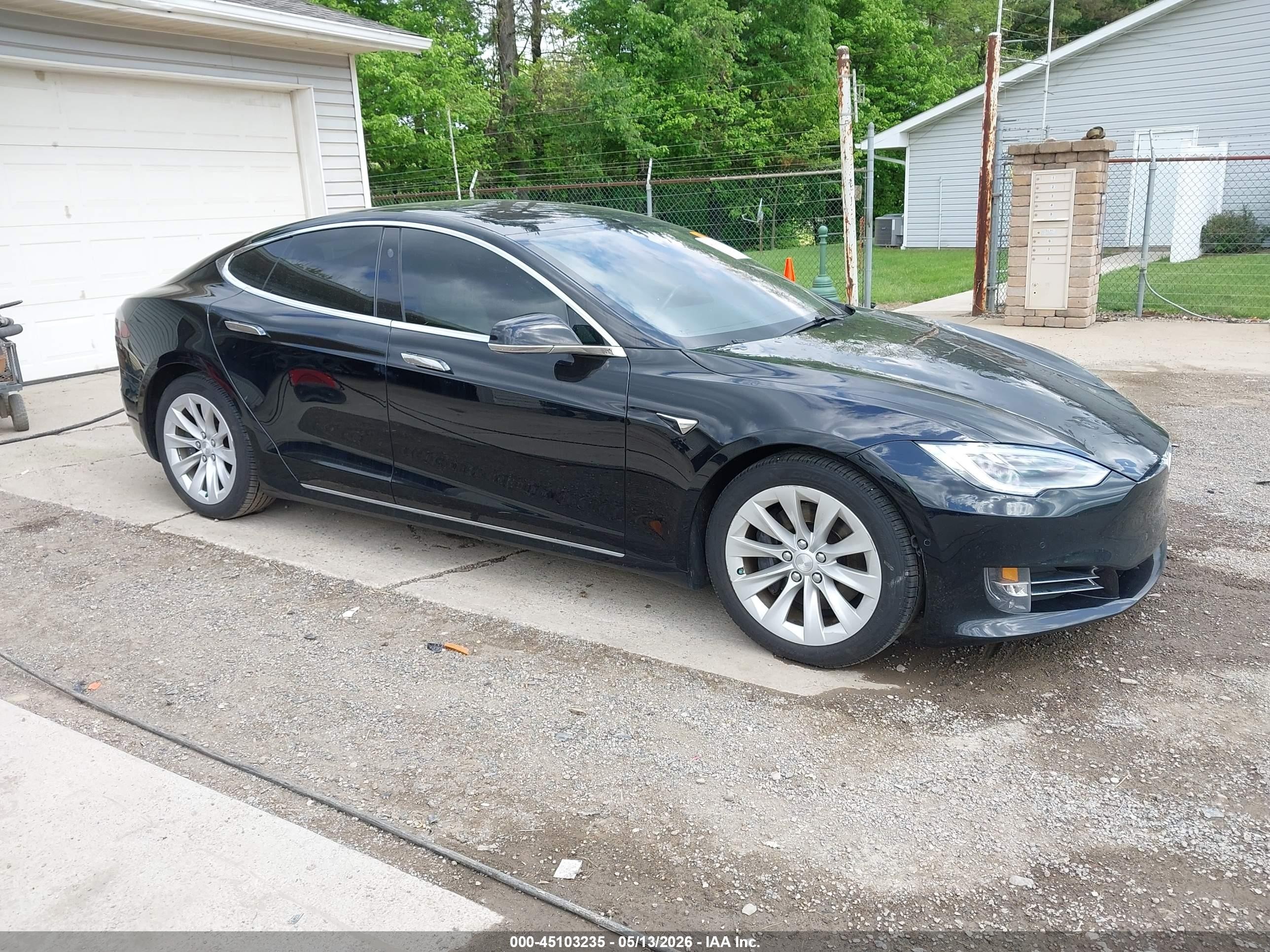 2019 Tesla Model S 75D, VIN 5YJSA1E20KF333101 — Hail