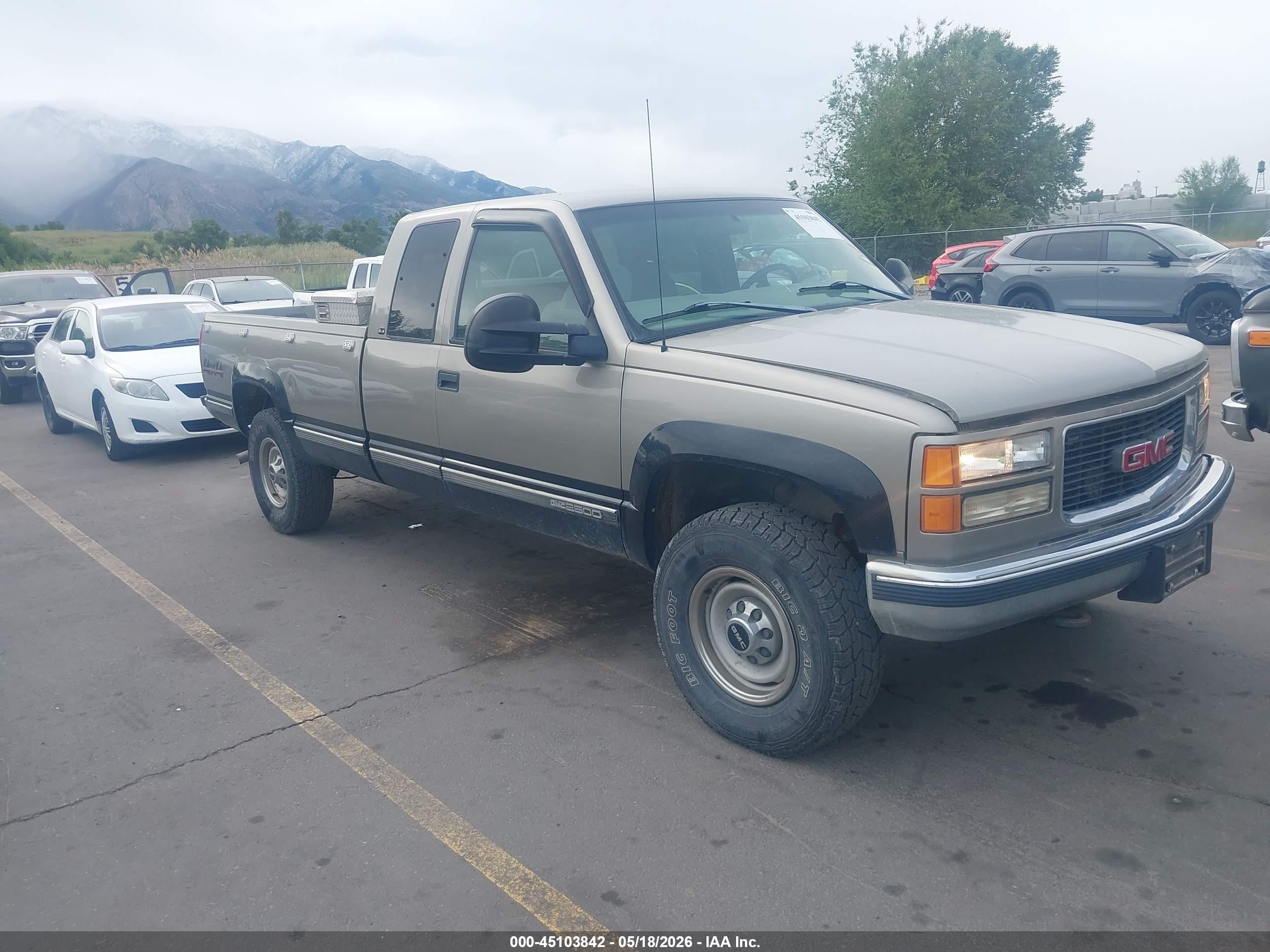 1998 GMC Sierra 2500, VIN 1GTGK29J1WE508831 — Normal wear