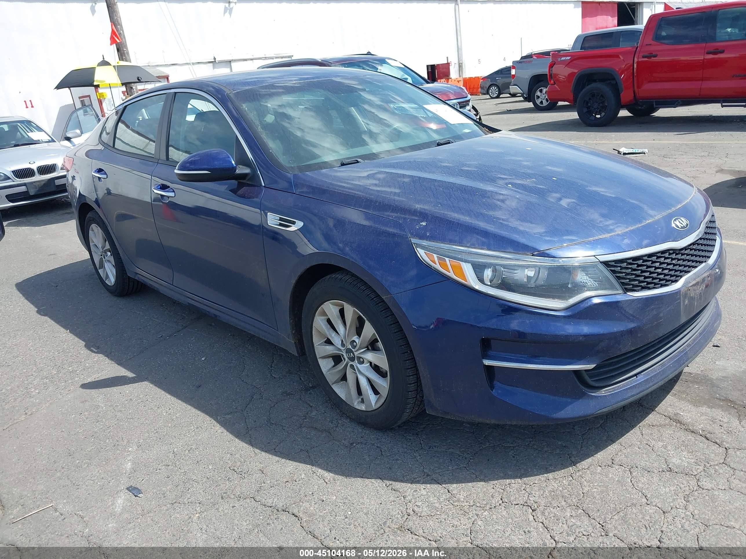 2017 Kia Optima LX, VIN 5XXGT4L30HG163082 — Rear end