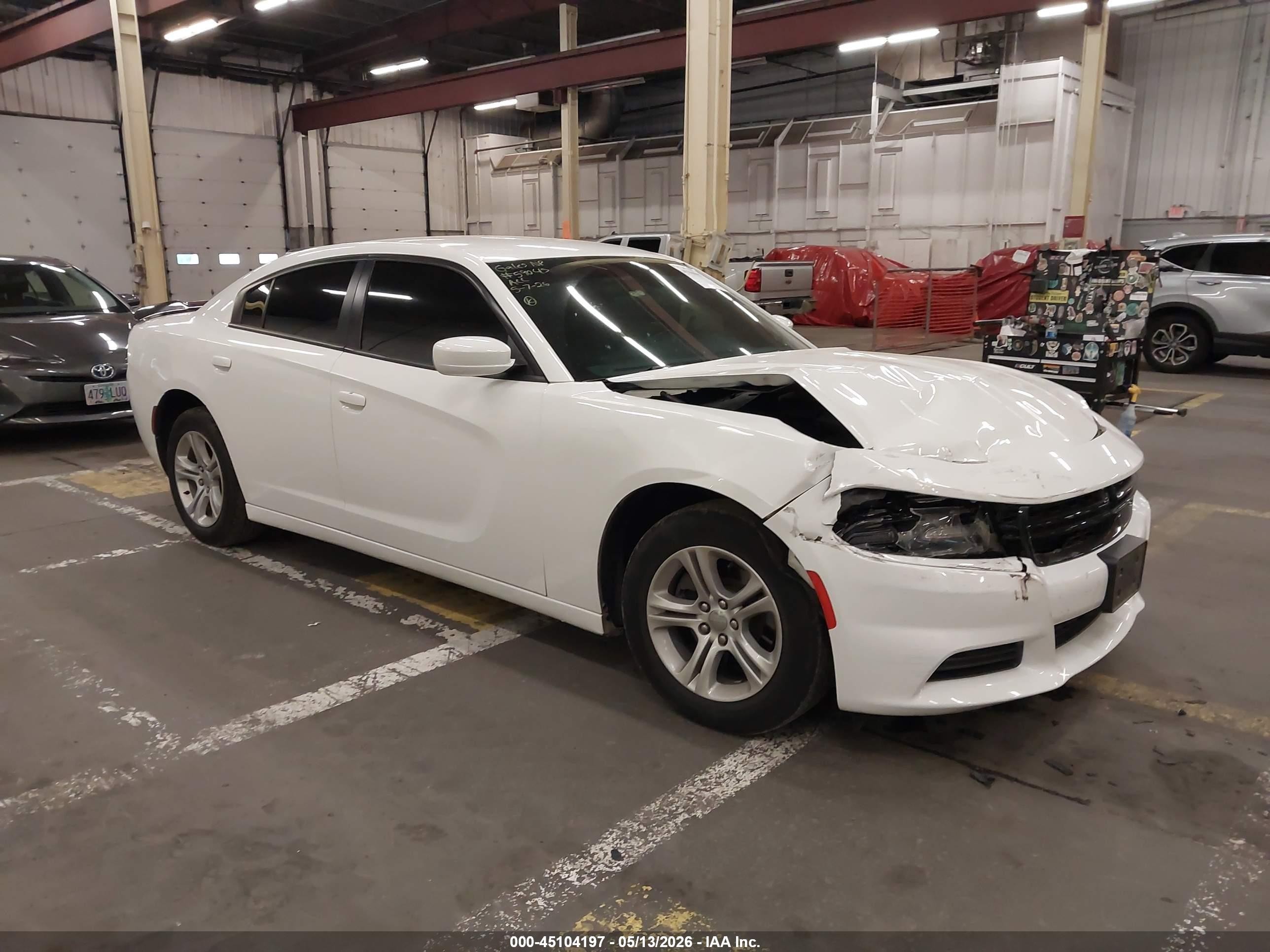 2019 Dodge Charger SXT, VIN 2C3CDXBG8KH628539 — Front end
