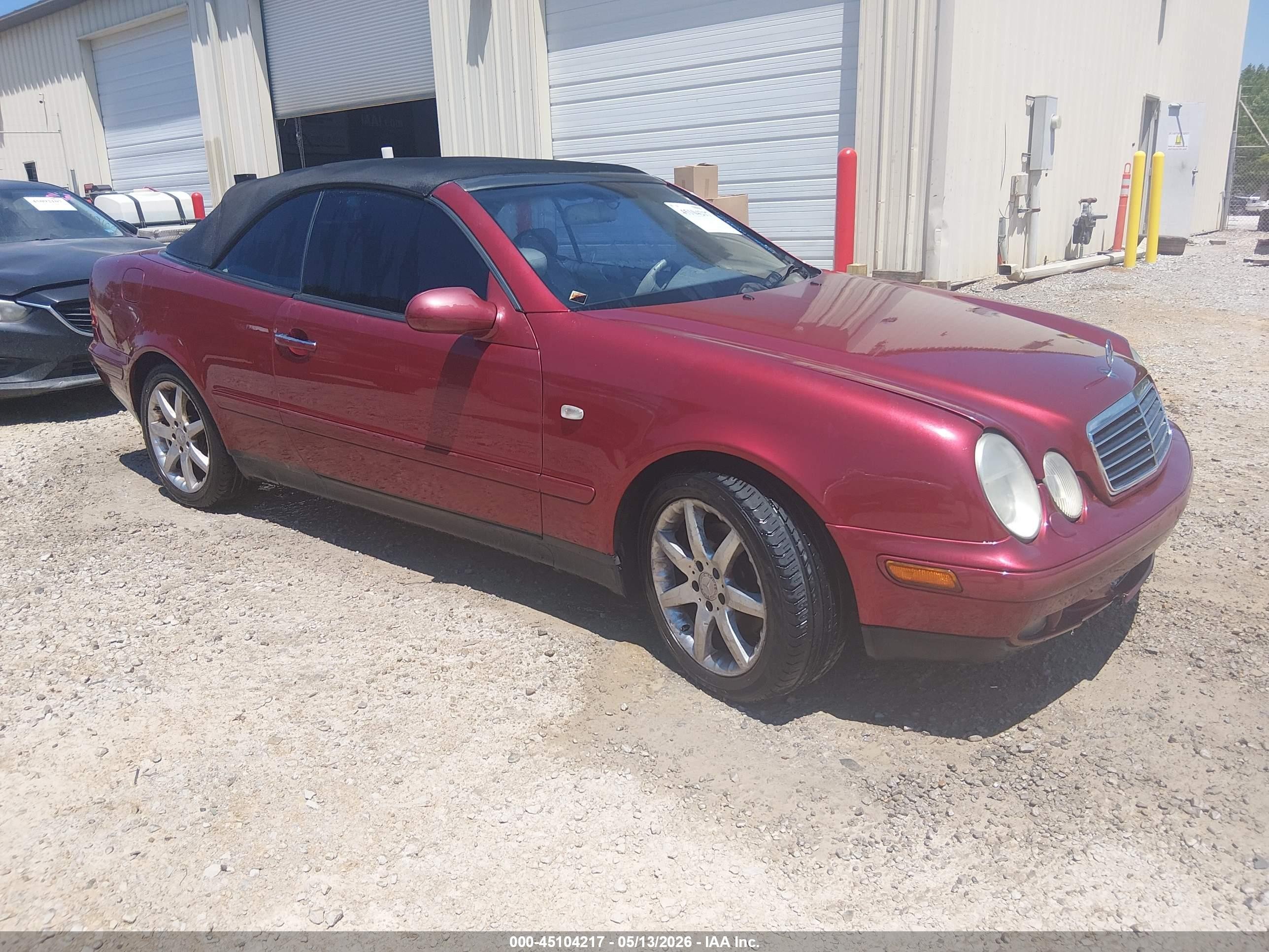 1999 Mercedes-Benz CLK 320/430, VIN WDBLK65G9XT018908 — Front end