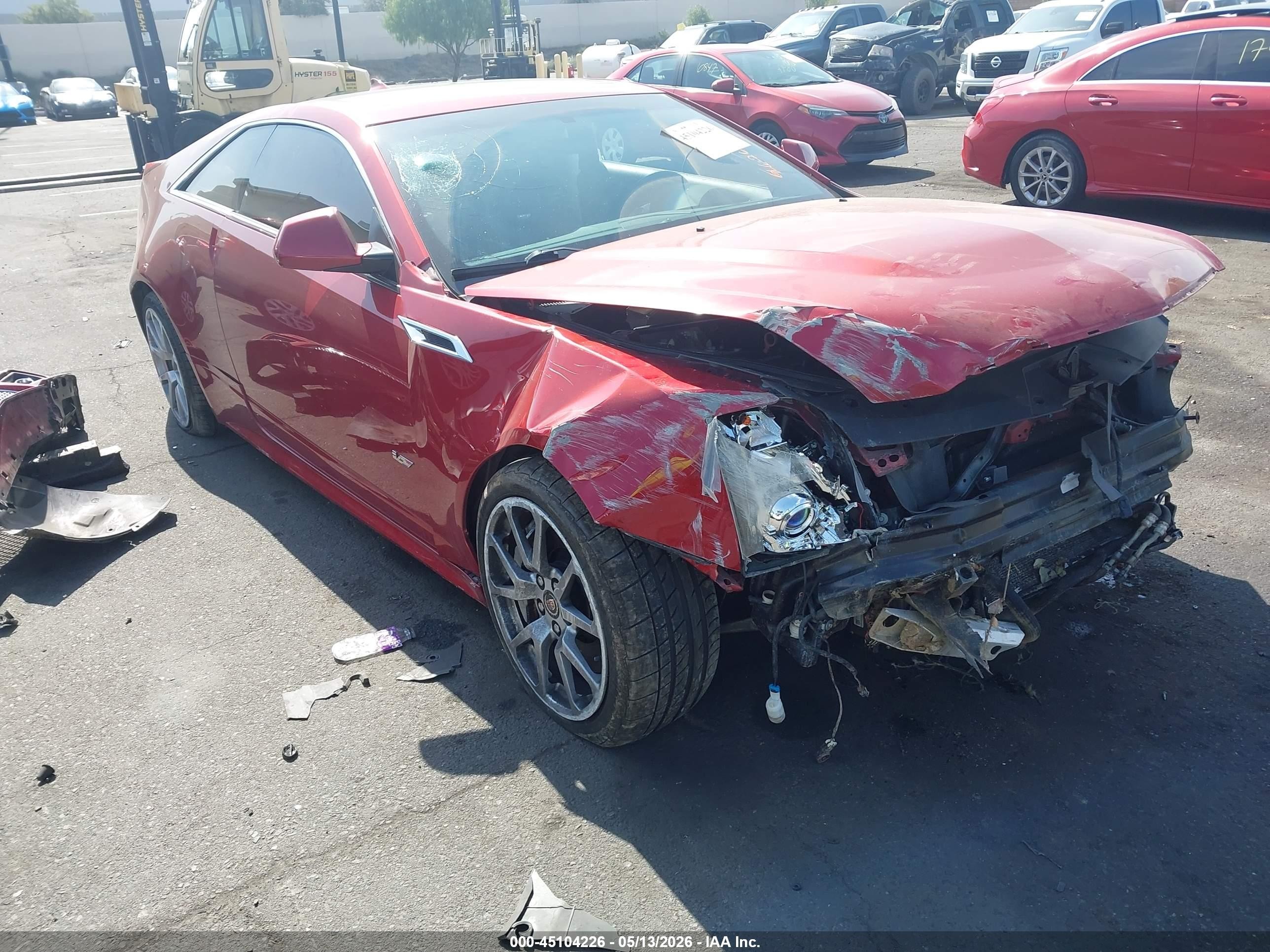 2011 Cadillac CTS-V, VIN 1G6DV1EP8B0125946 — Front end