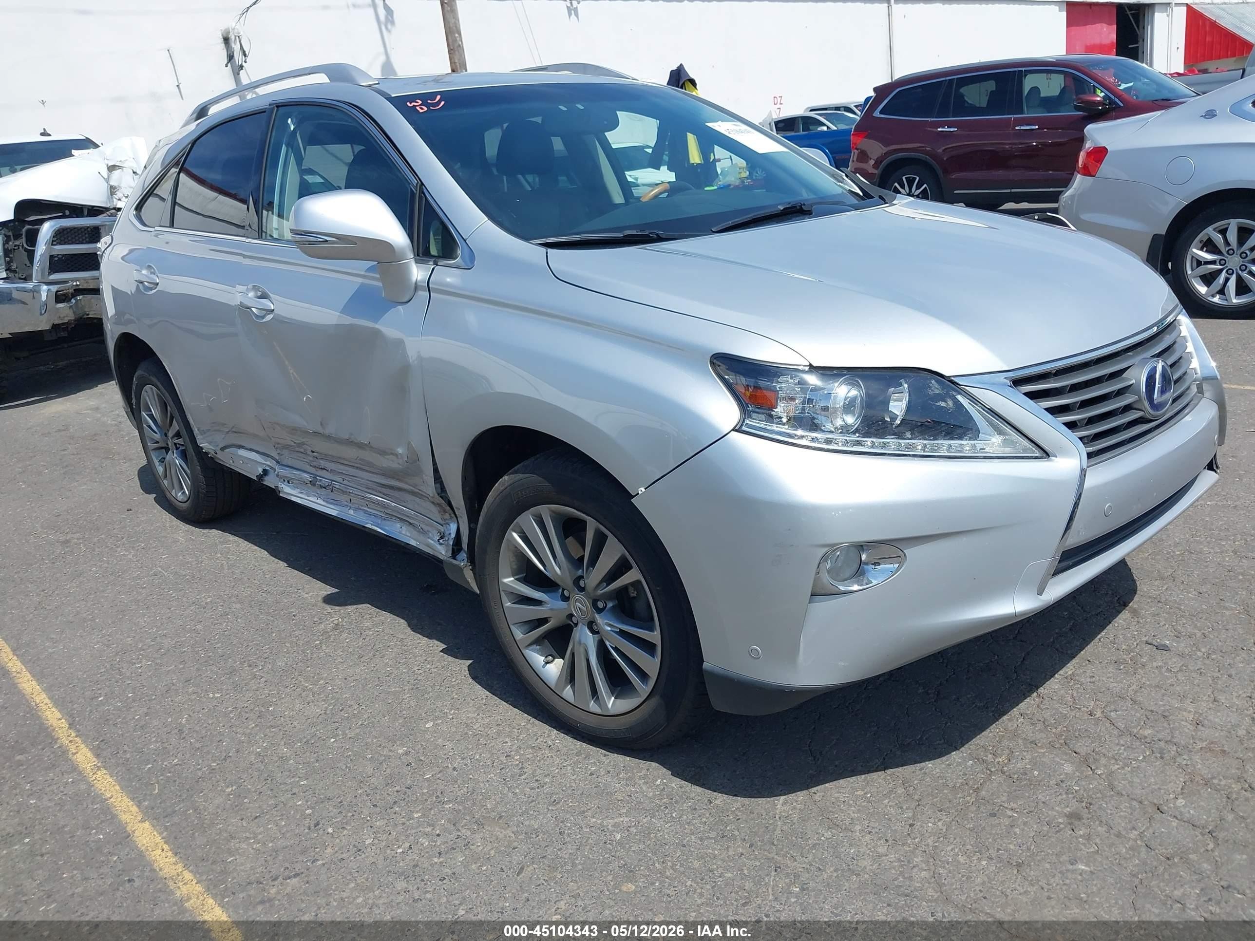 2014 Lexus RX 450h, VIN JTJBC1BAXE2069184 — Бок