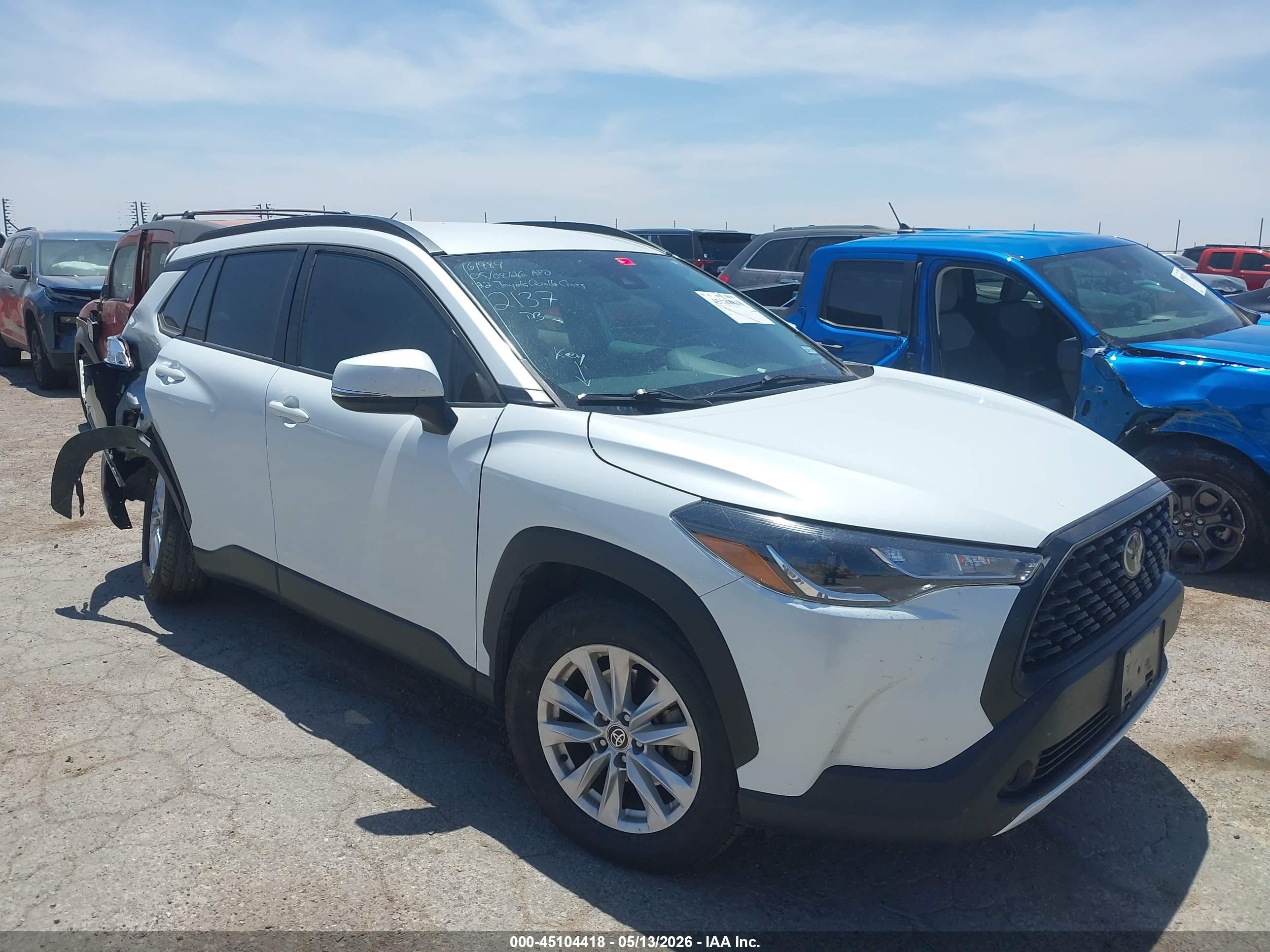 2022 Toyota Corolla Cross LE, VIN 7MUCAAAG0NV012137 — Rear end
