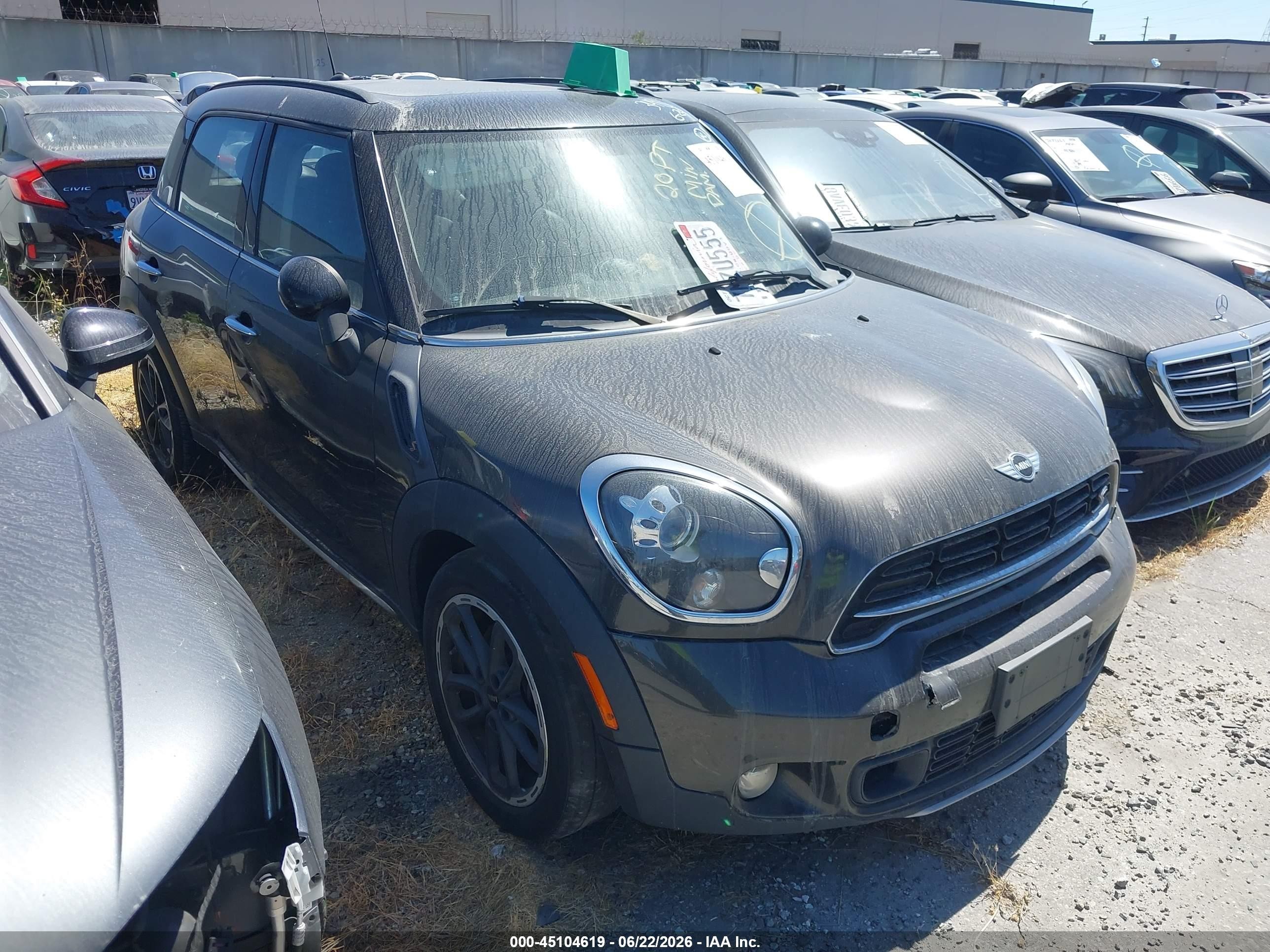 2015 MINI Countryman S, VIN WMWZC3C53FWT06510 — Front end