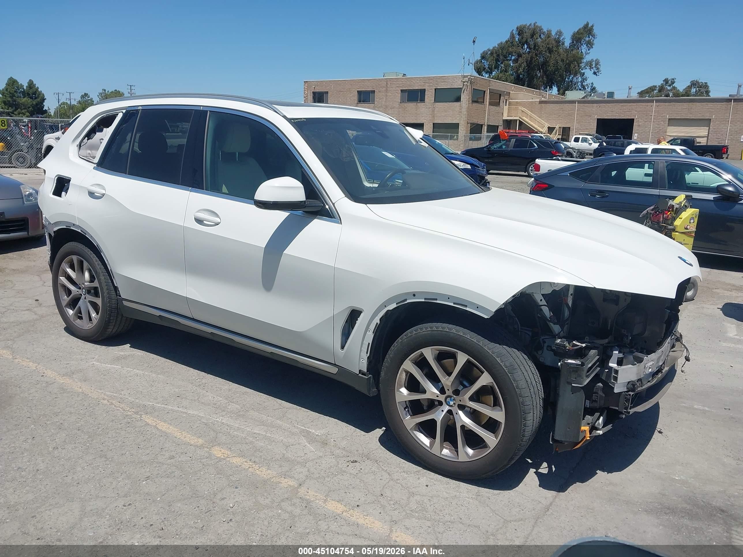 2022 BMW X5 xDrive40i, VIN 5UXCR6C02N9N09817 — All over
