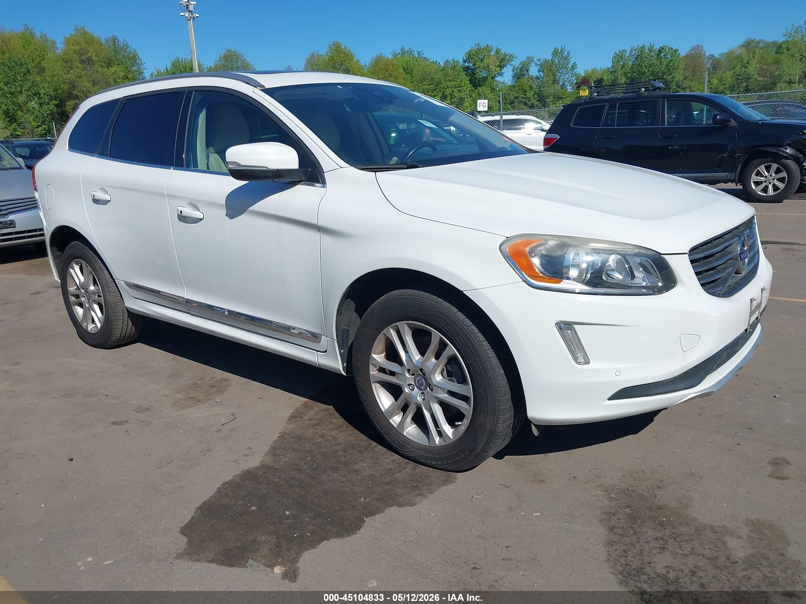 2015 Volvo XC60 T5, VIN YV4612RK1F2681576 — Normal wear