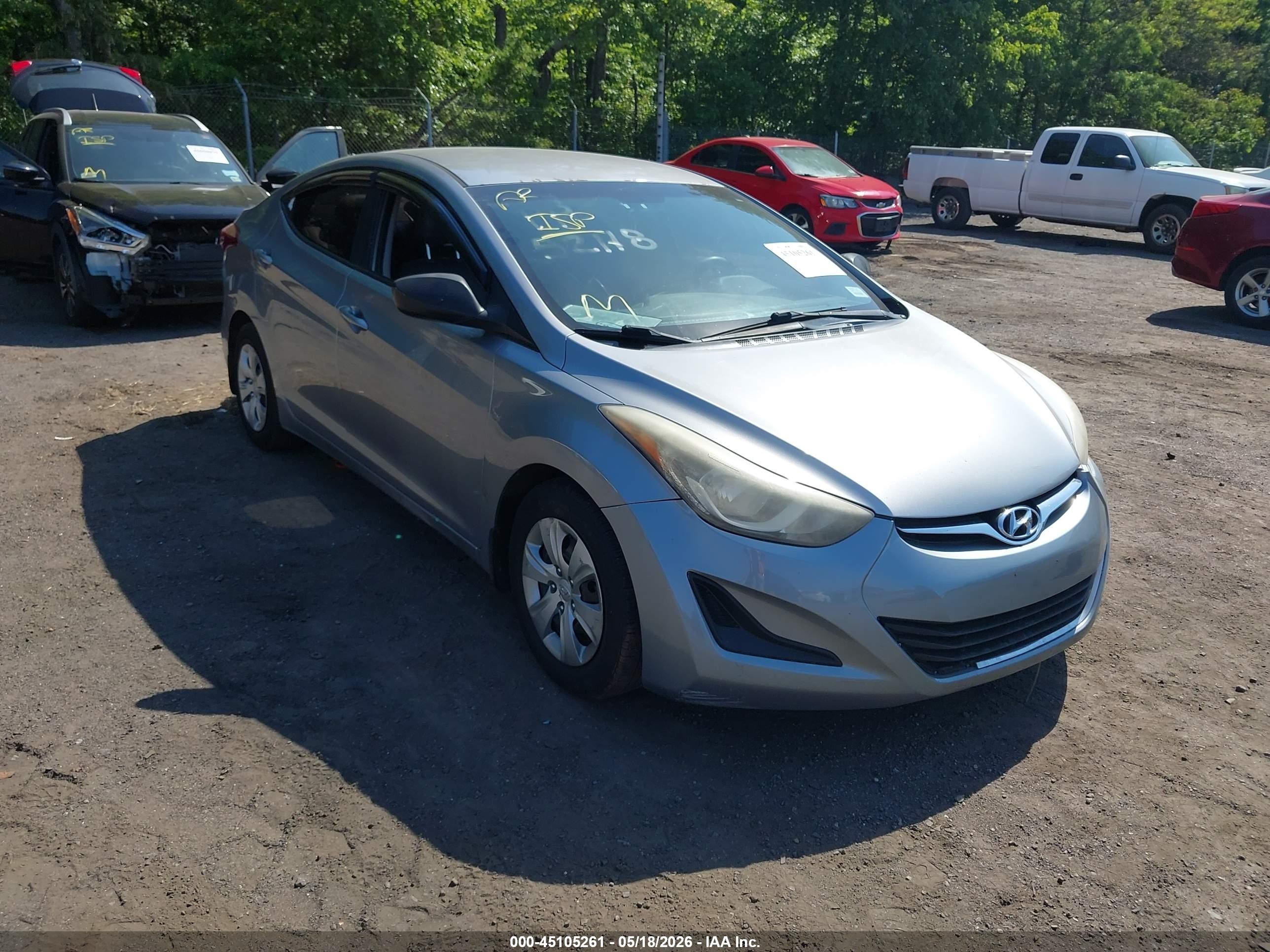 2016 Hyundai Elantra SE, VIN 5NPDH4AE1GH695209 — Front end