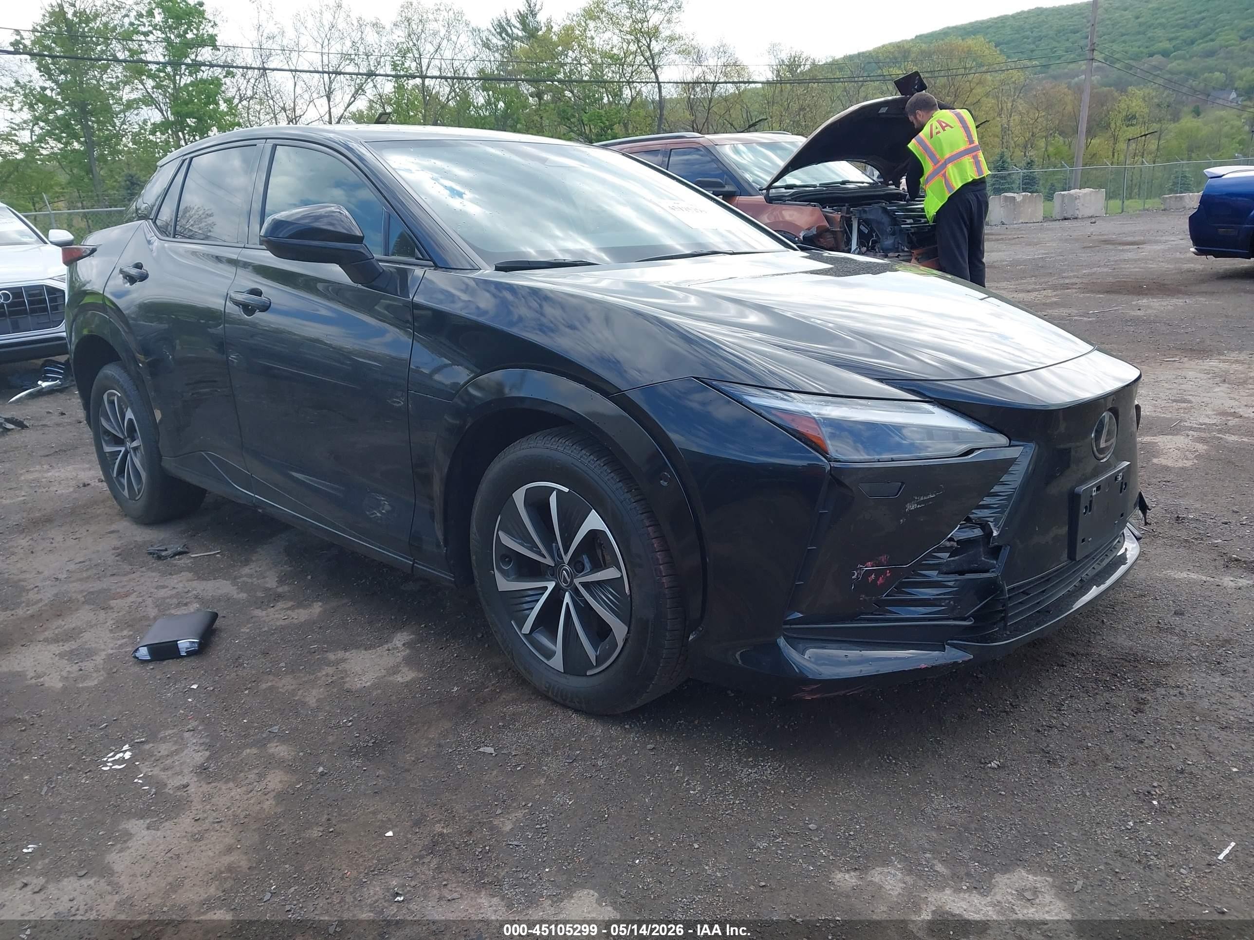 2024 Lexus RZ 450e Luxury, VIN JTJAAAAB8RA024316 — Front end