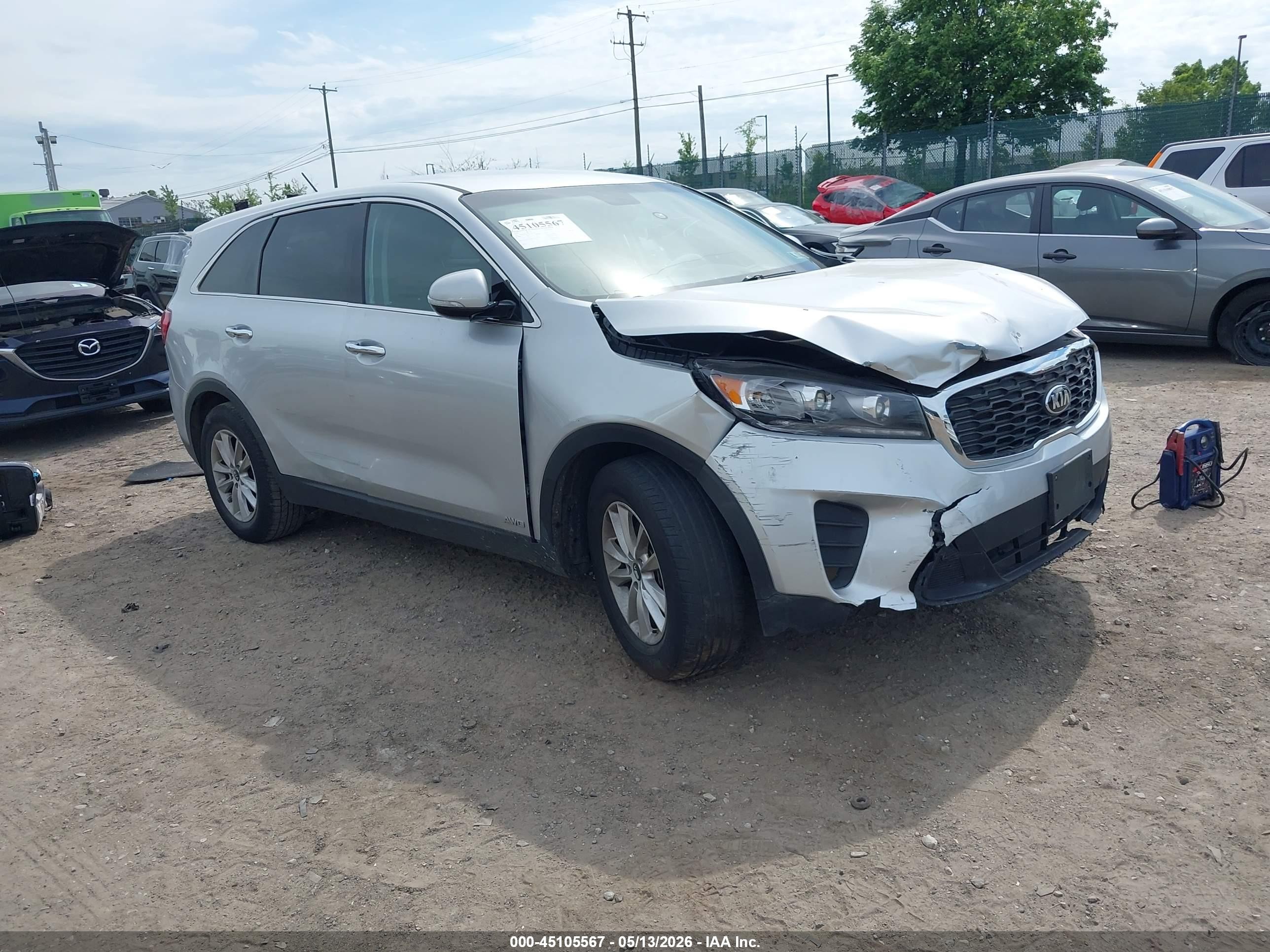 2019 Kia Sorento LX, VIN 5XYPGDA51KG551515 — Front end
