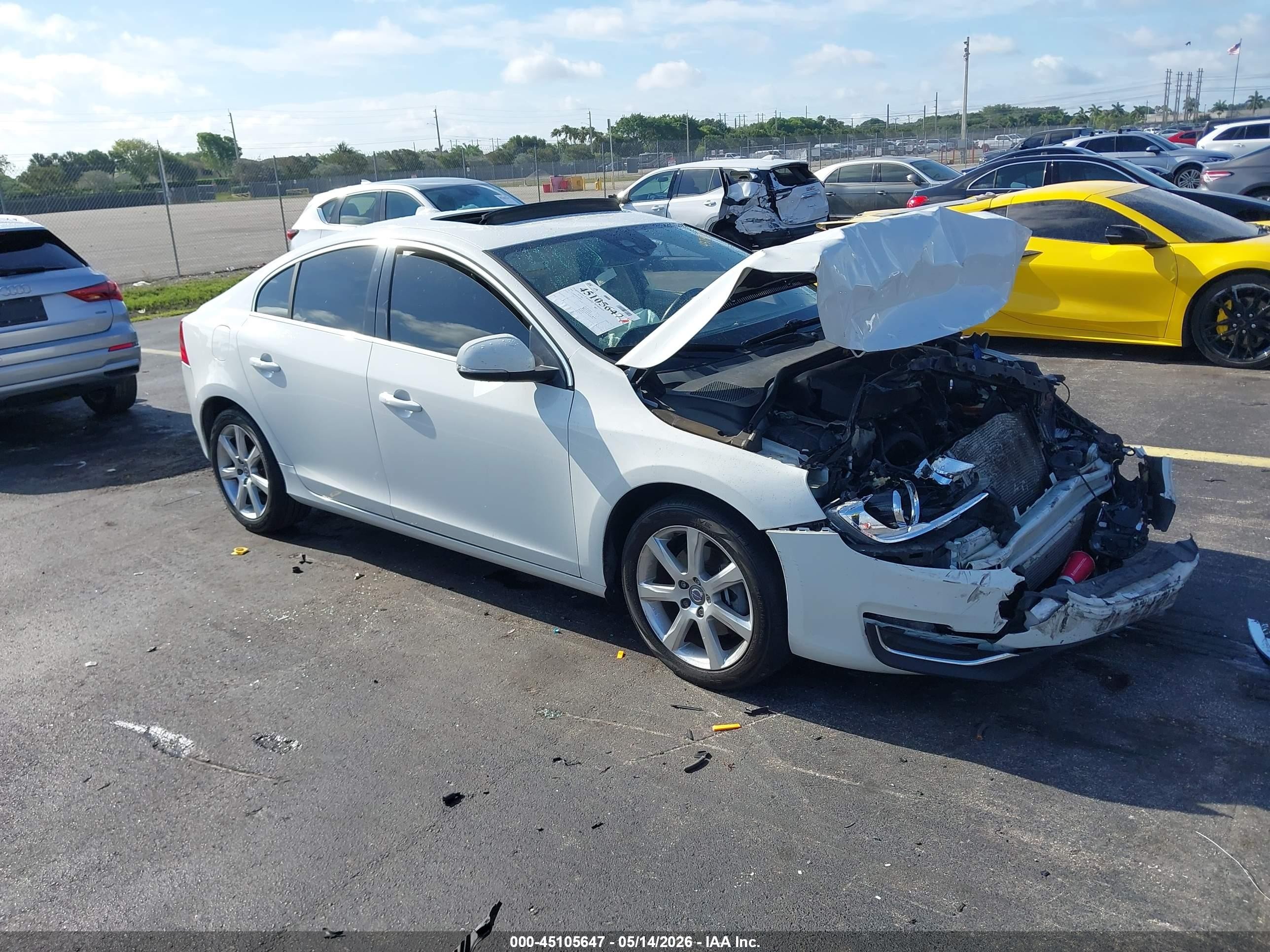 2016 Volvo S60 T5 Drive-E Premier, VIN YV126MFK9G2391892 — Front end