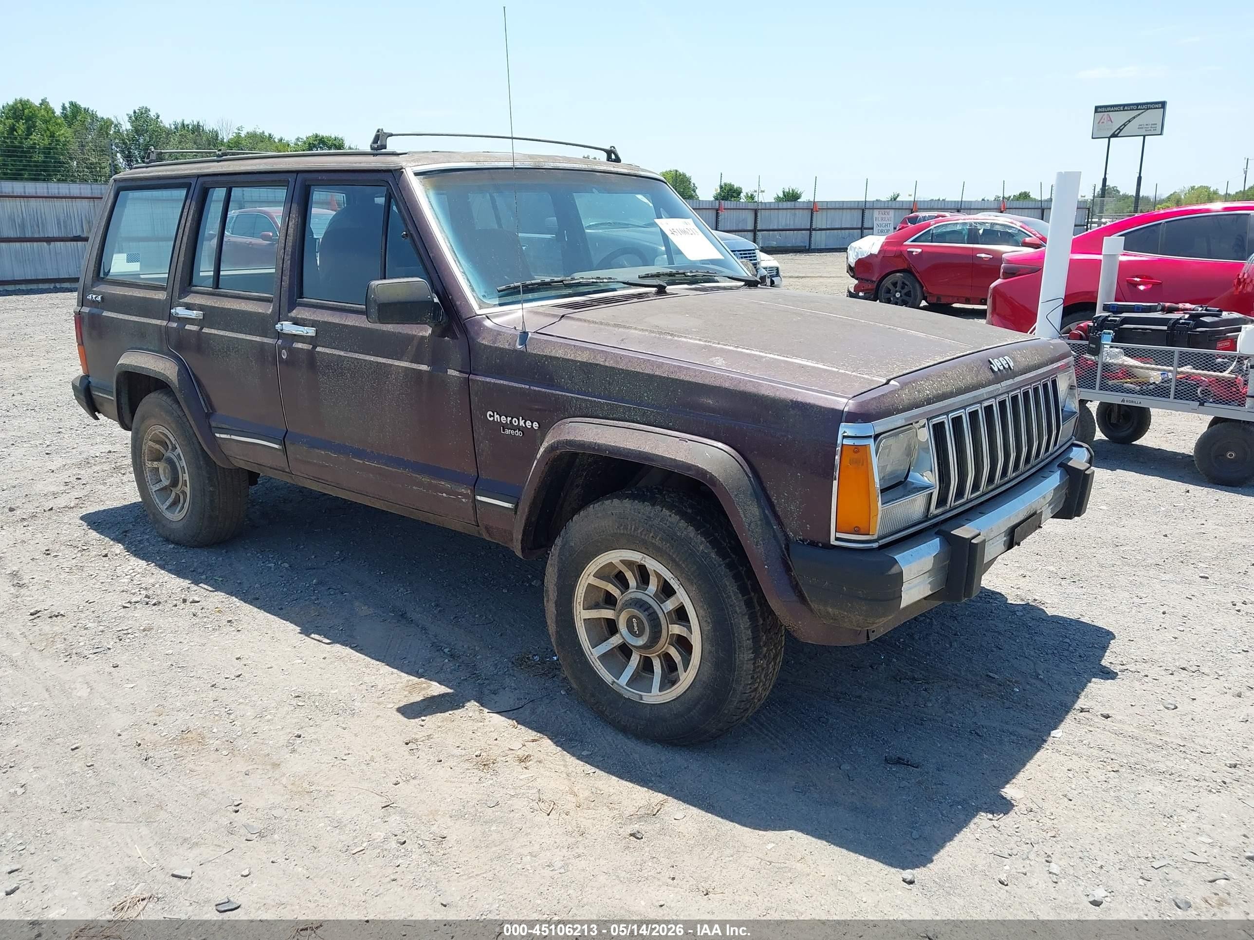1987 Jeep Cherokee, VIN 1JCML7847HT135655 — Normal wear