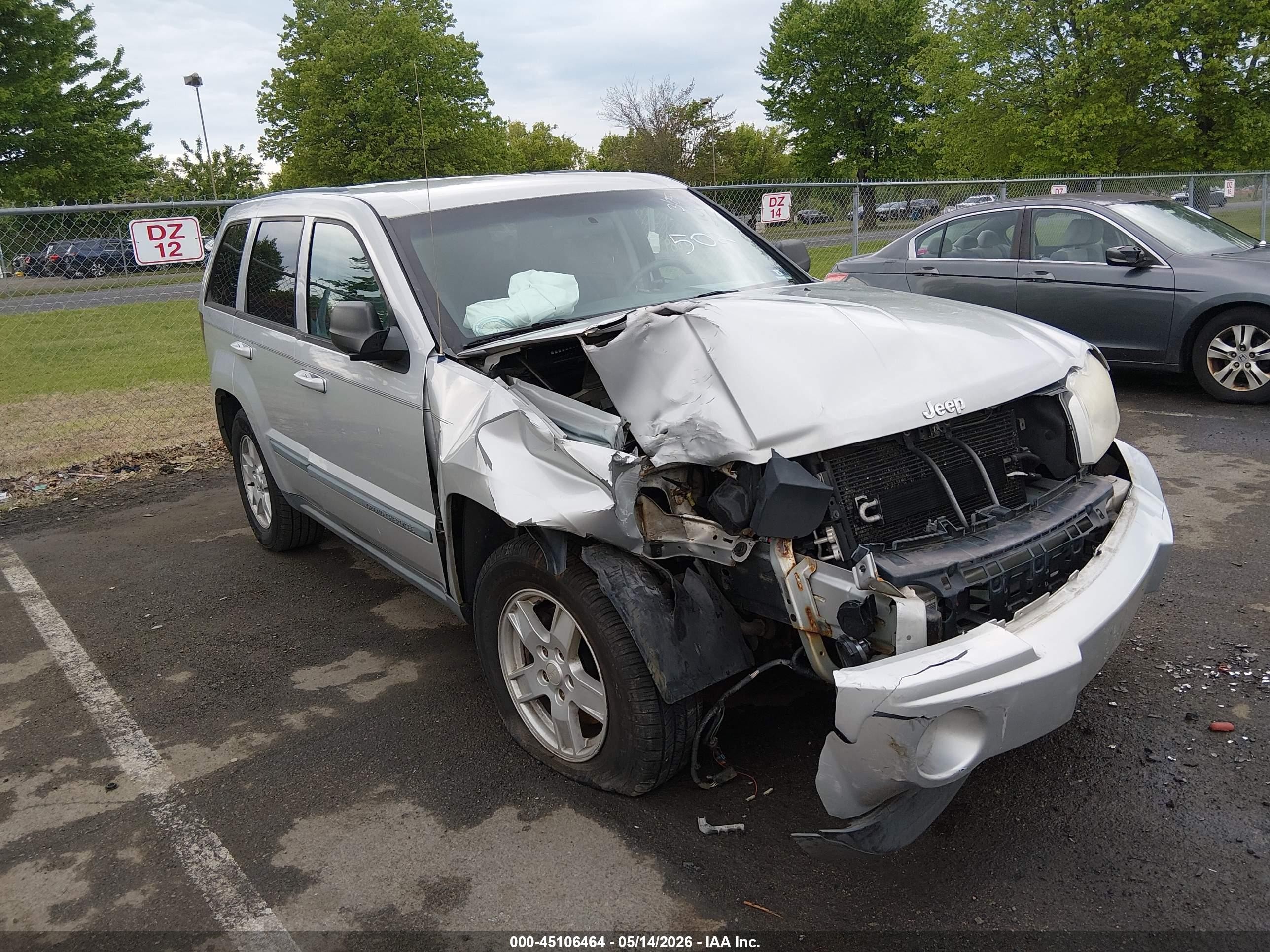 2007 Jeep Grand Cherokee Laredo, VIN 1J8GR48KX7C597239 — Auction photo 1 of 5