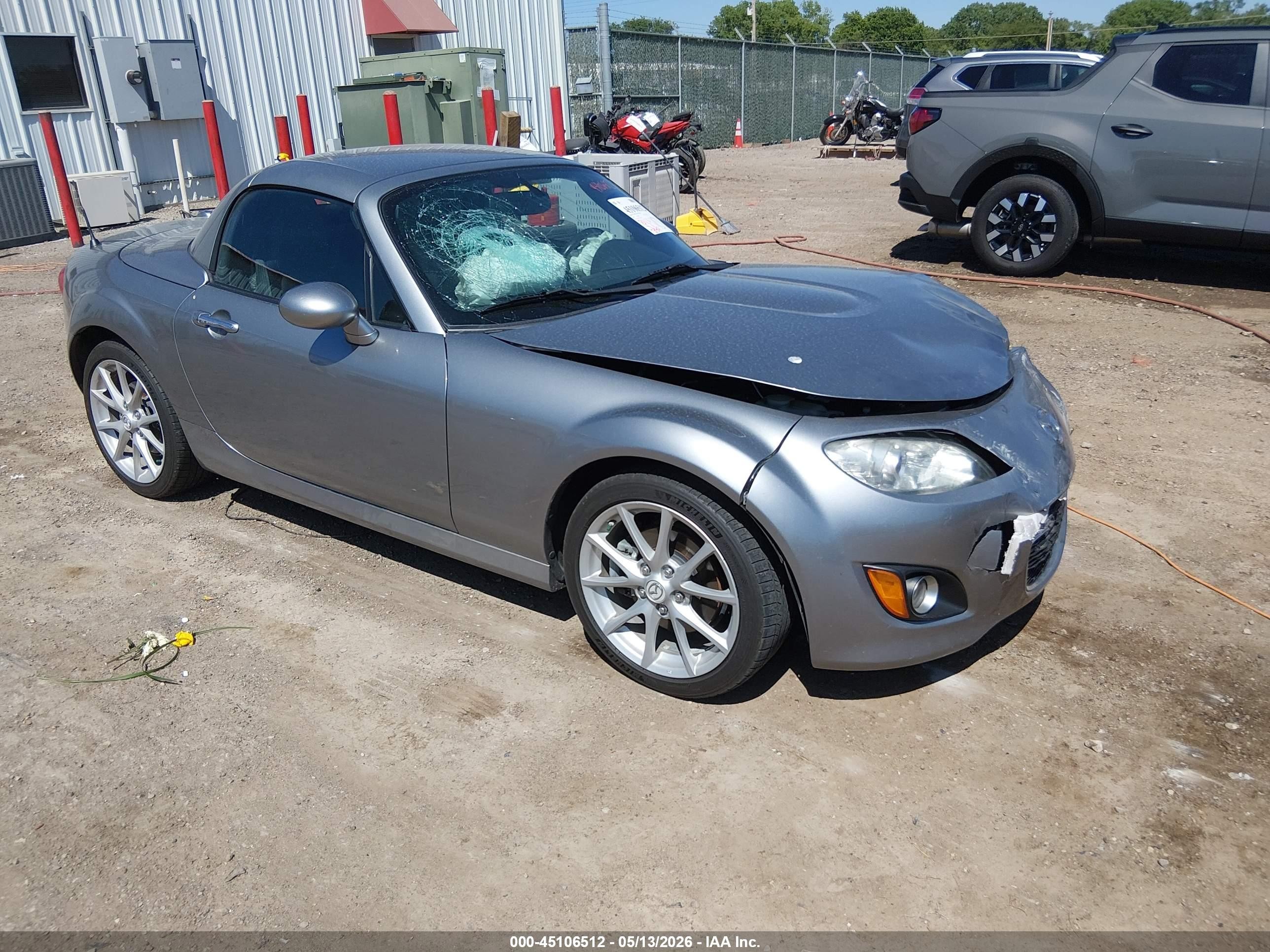 2009 Mazda MX-5 Miata Grand Touring, VIN JM1NC26F390204955 — Front end
