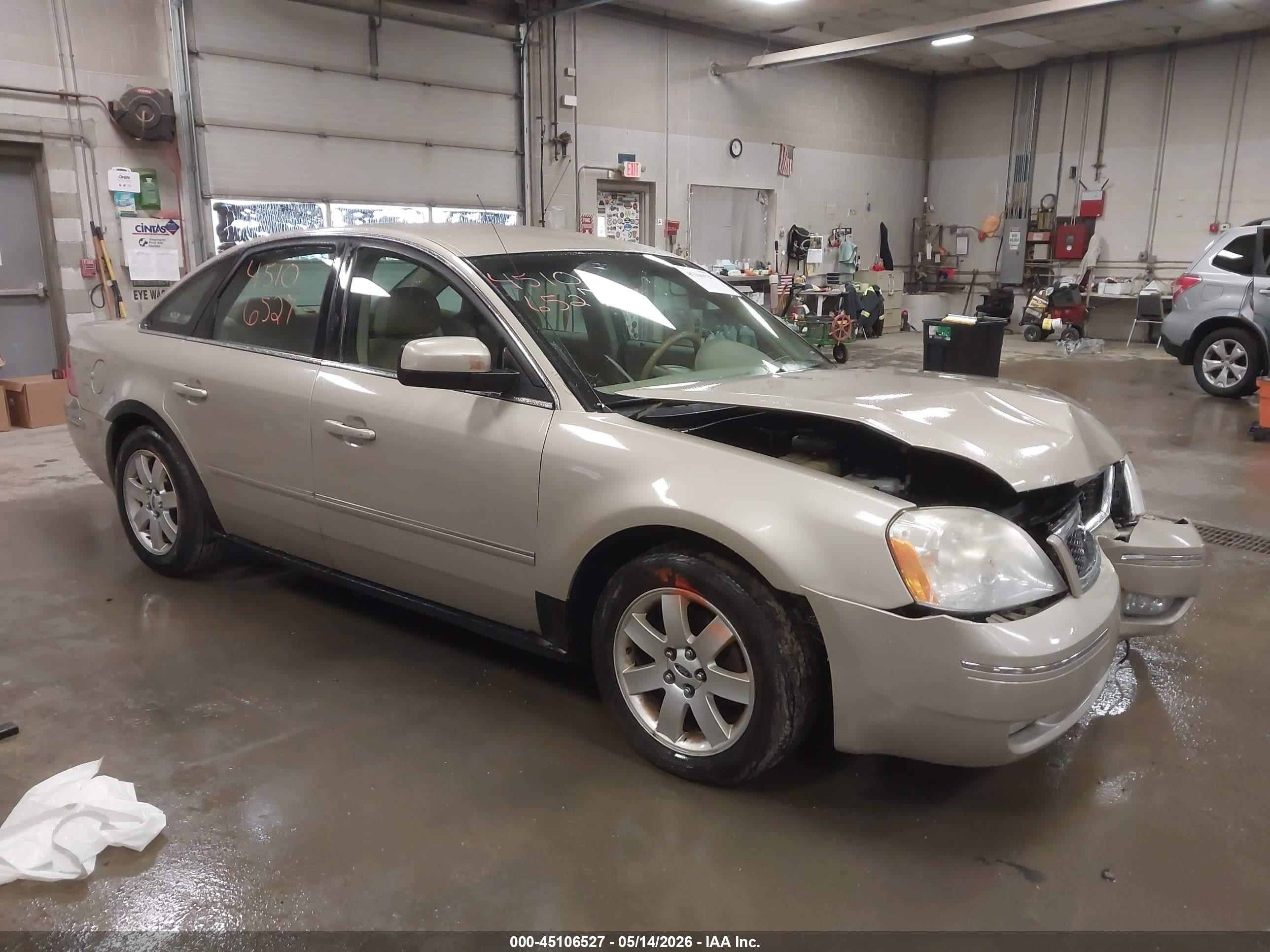 2006 Ford Five Hundred SEL, VIN 1FAFP24146G142880 — Front end