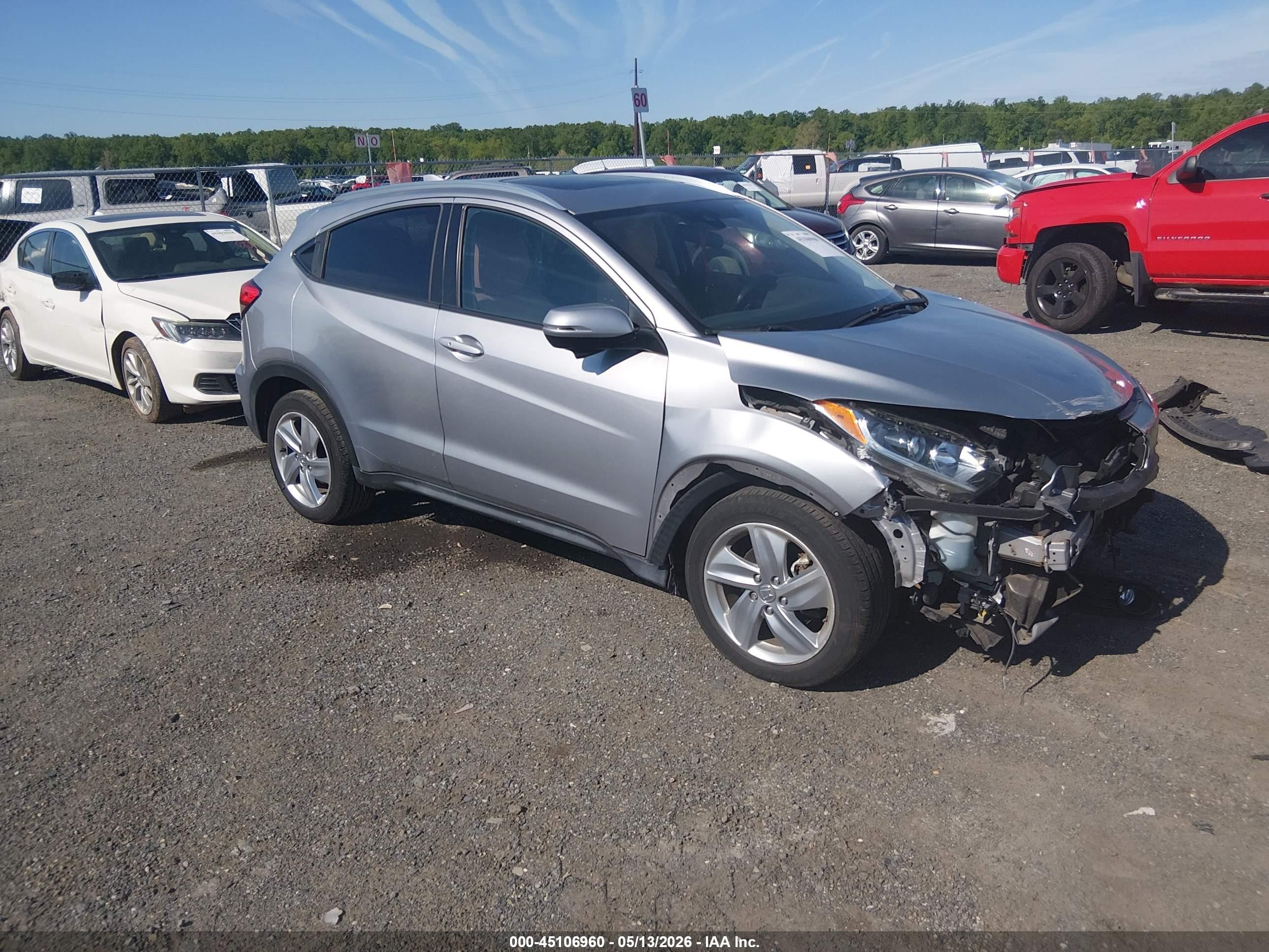 2020 Honda HR-V EX, VIN 3CZRU6H59LM701839 — Front end