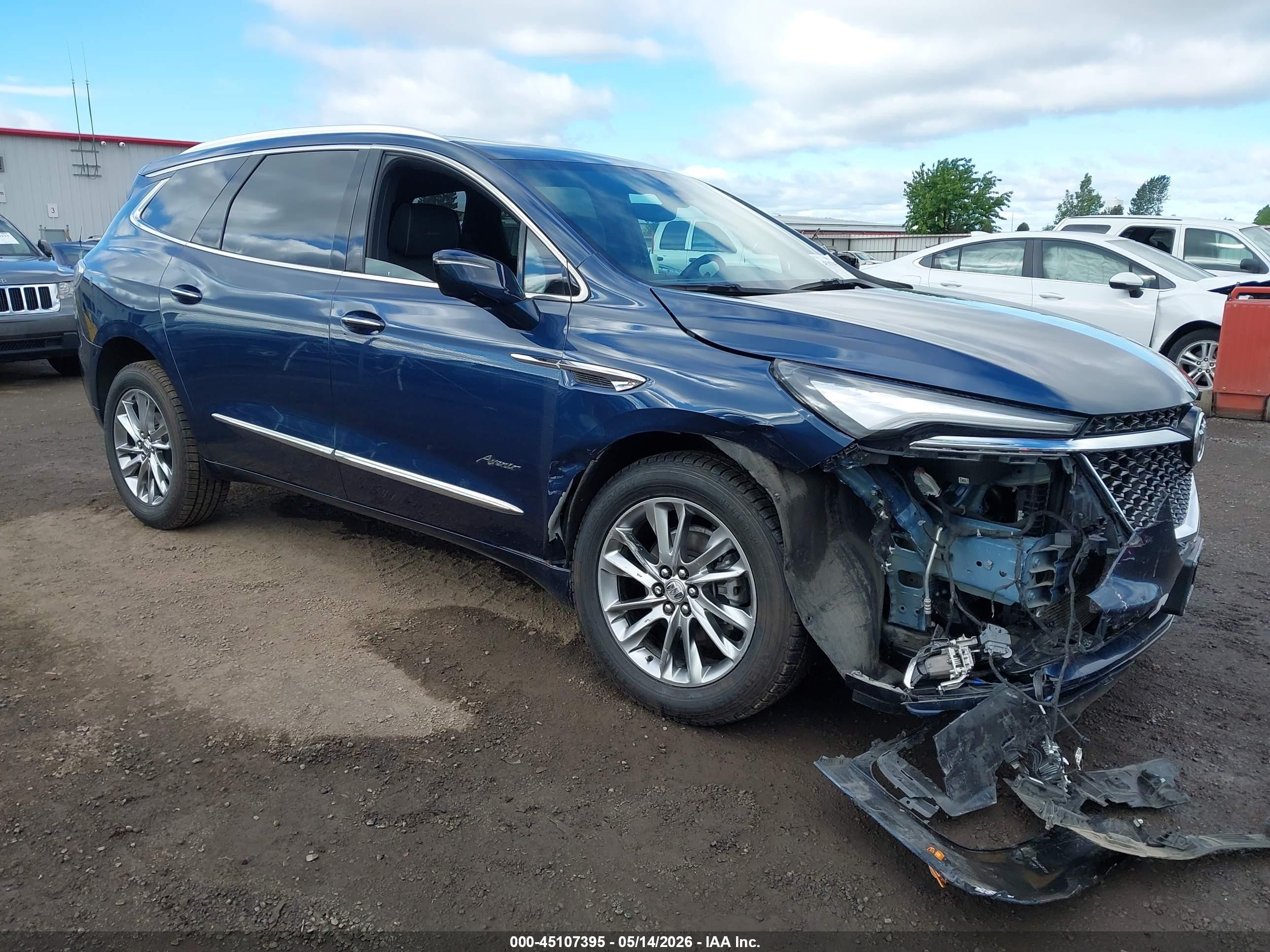 2023 Buick Enclave Avenir, VIN 5GAEVCKWXPJ191684 — Перед