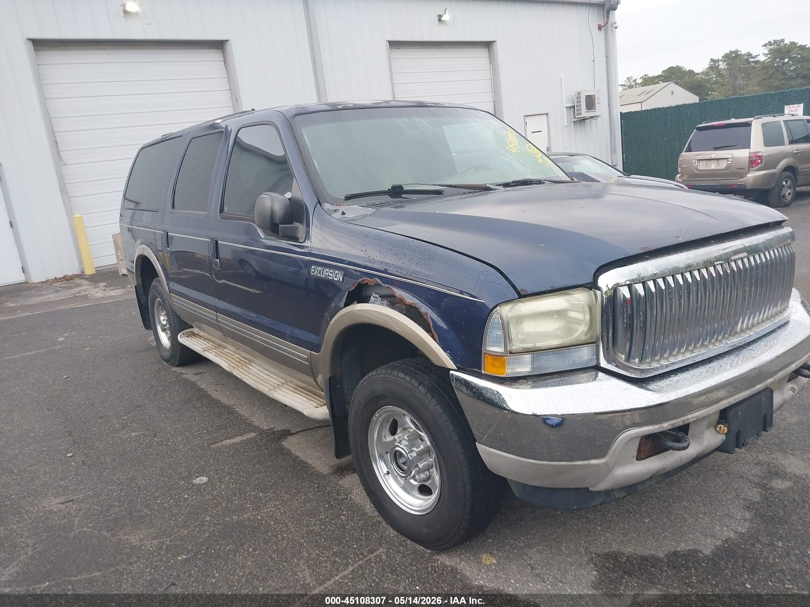2002 Ford Excursion Limited, VIN 1FMSU43F62EB78839 — Normal wear