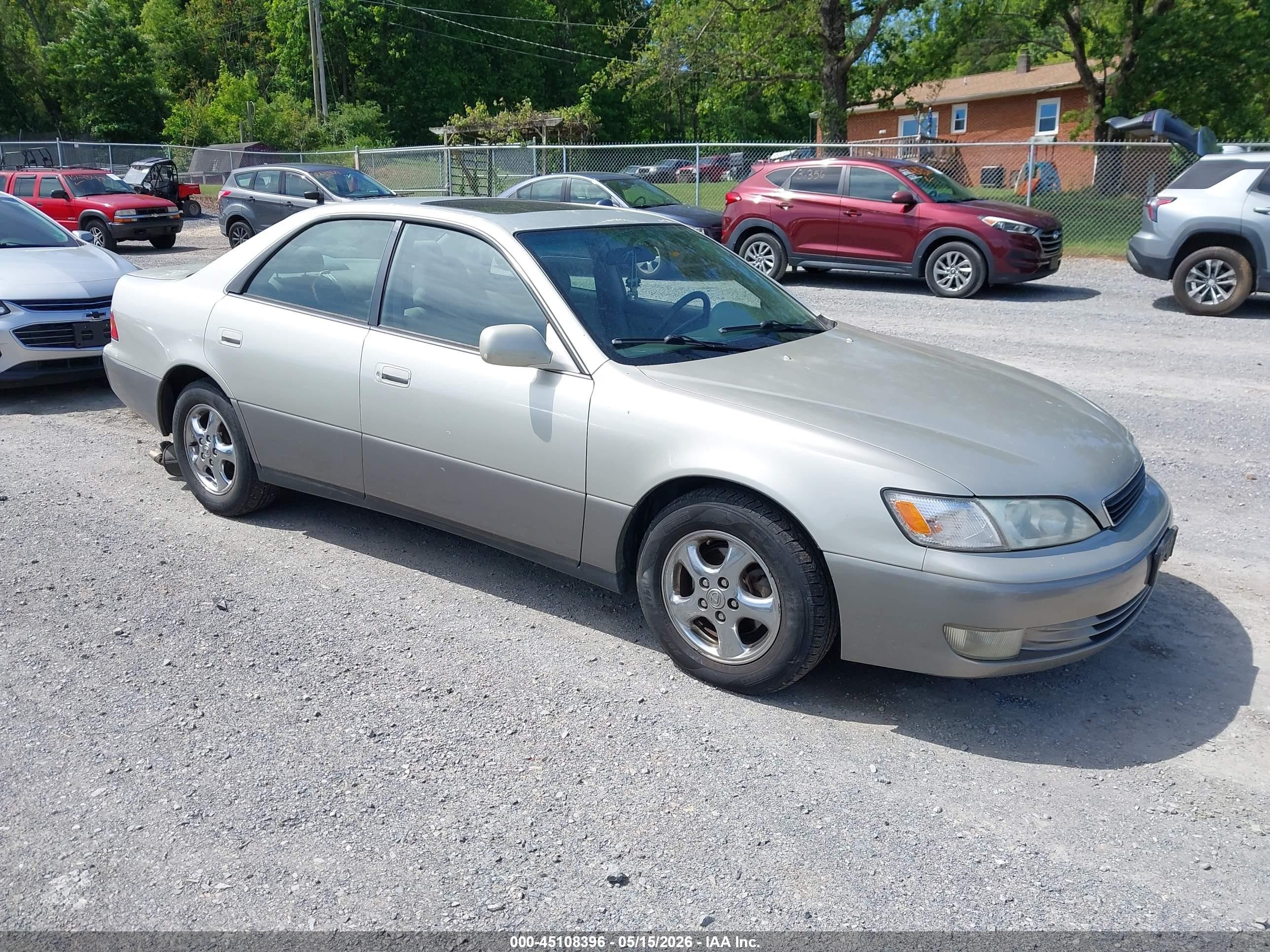 1997 Lexus ES 300, VIN JT8BF22G7V0077371 — Зад